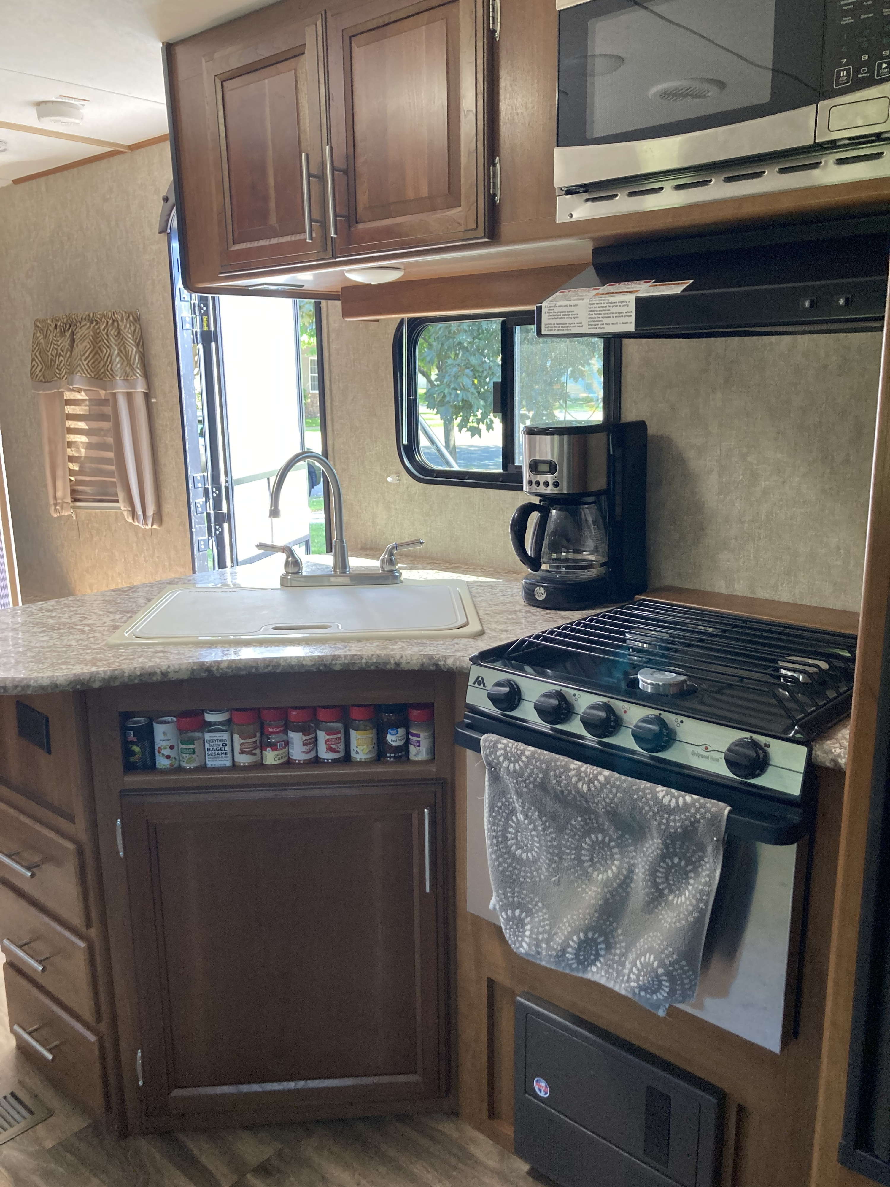 Travel trailer RV Rental 