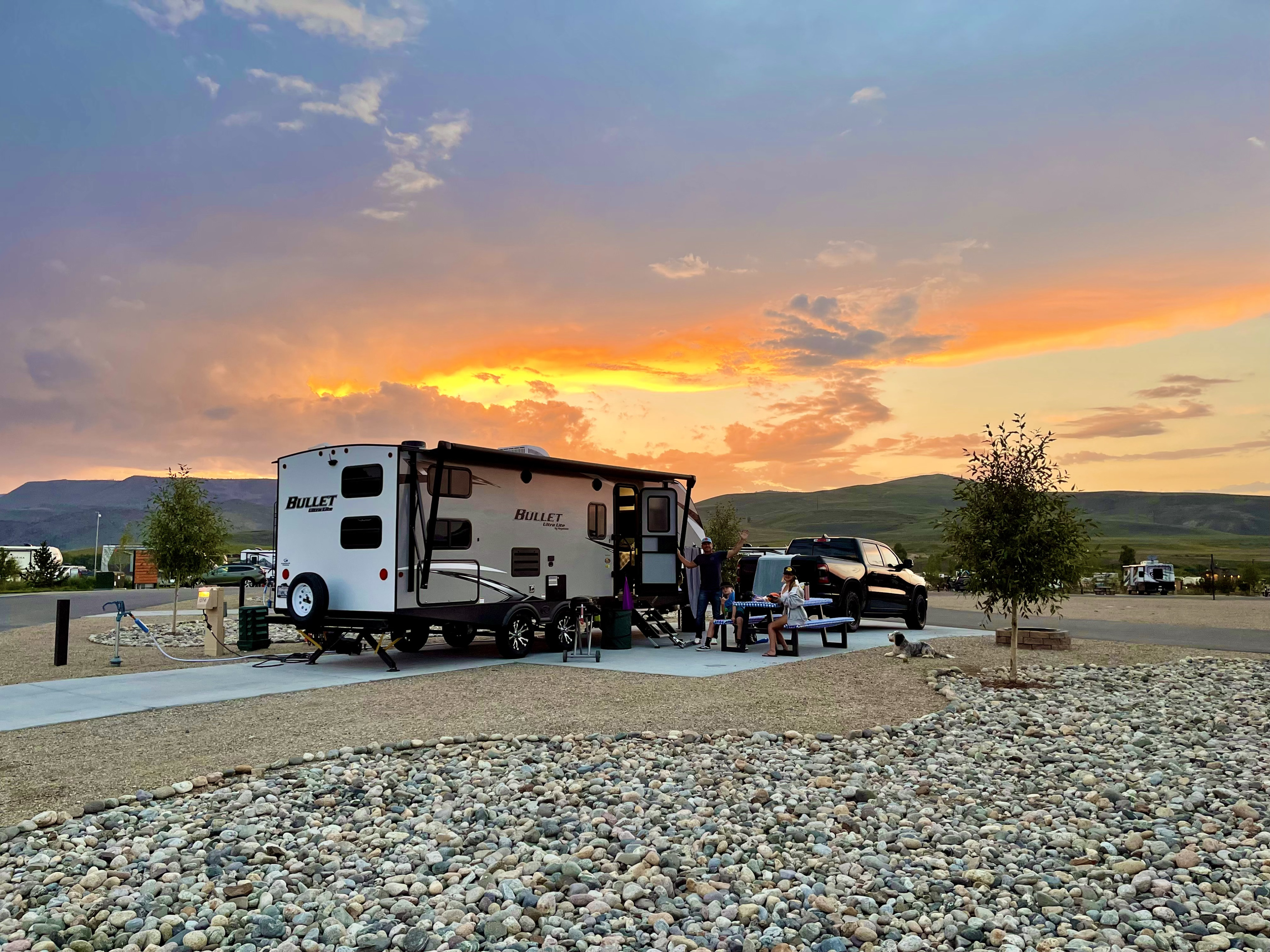 "Cozy Family Friendly Trailer w Bunks-DELIVERY OPTION!”