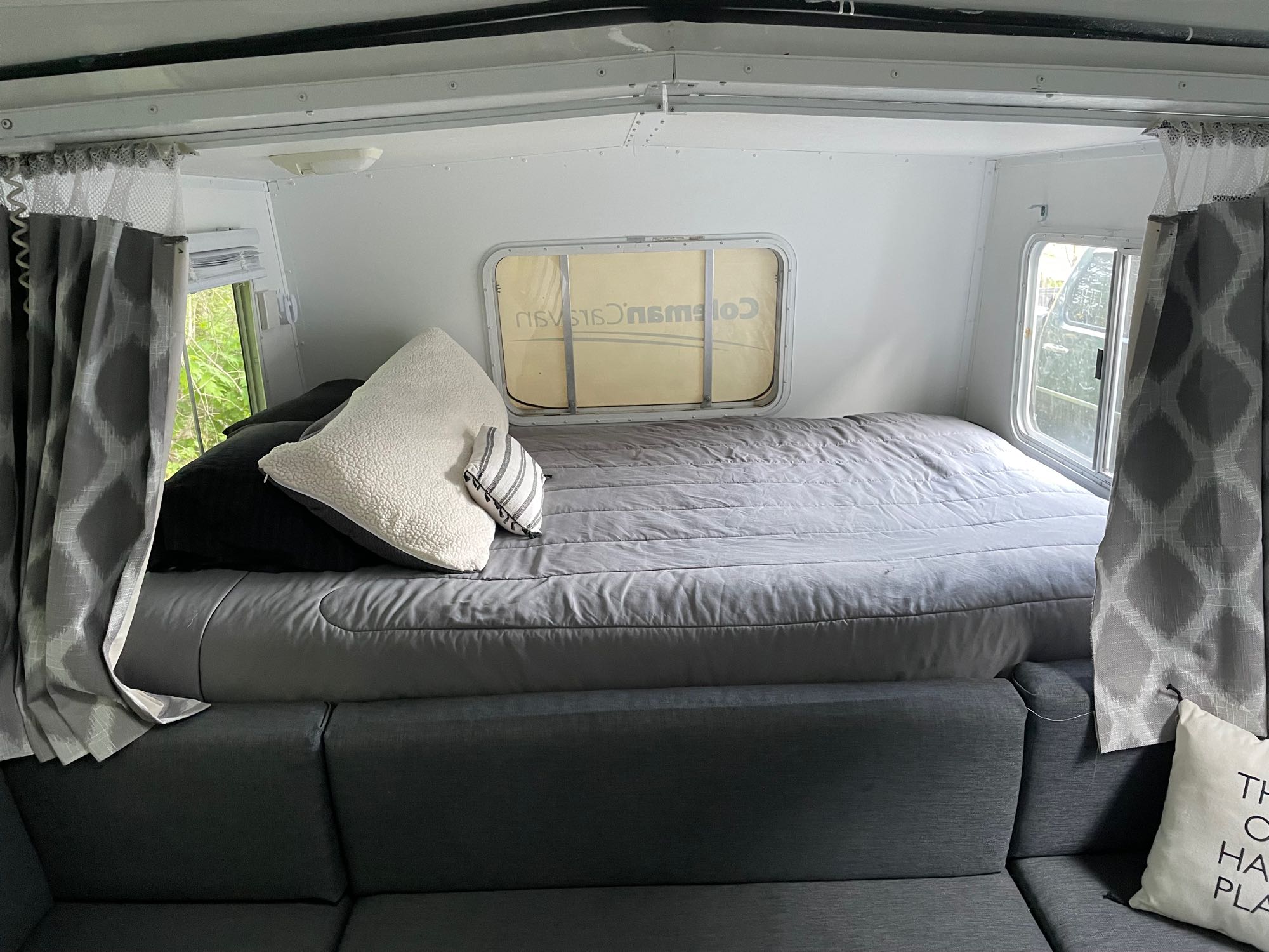 Coleman Caravan 2003