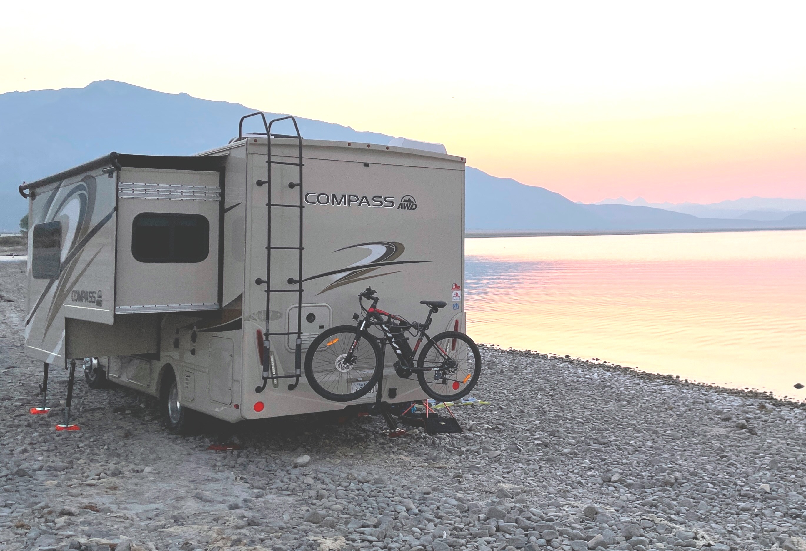 AWD 2021 Thor Compass Full Slide Super Easy to Drive