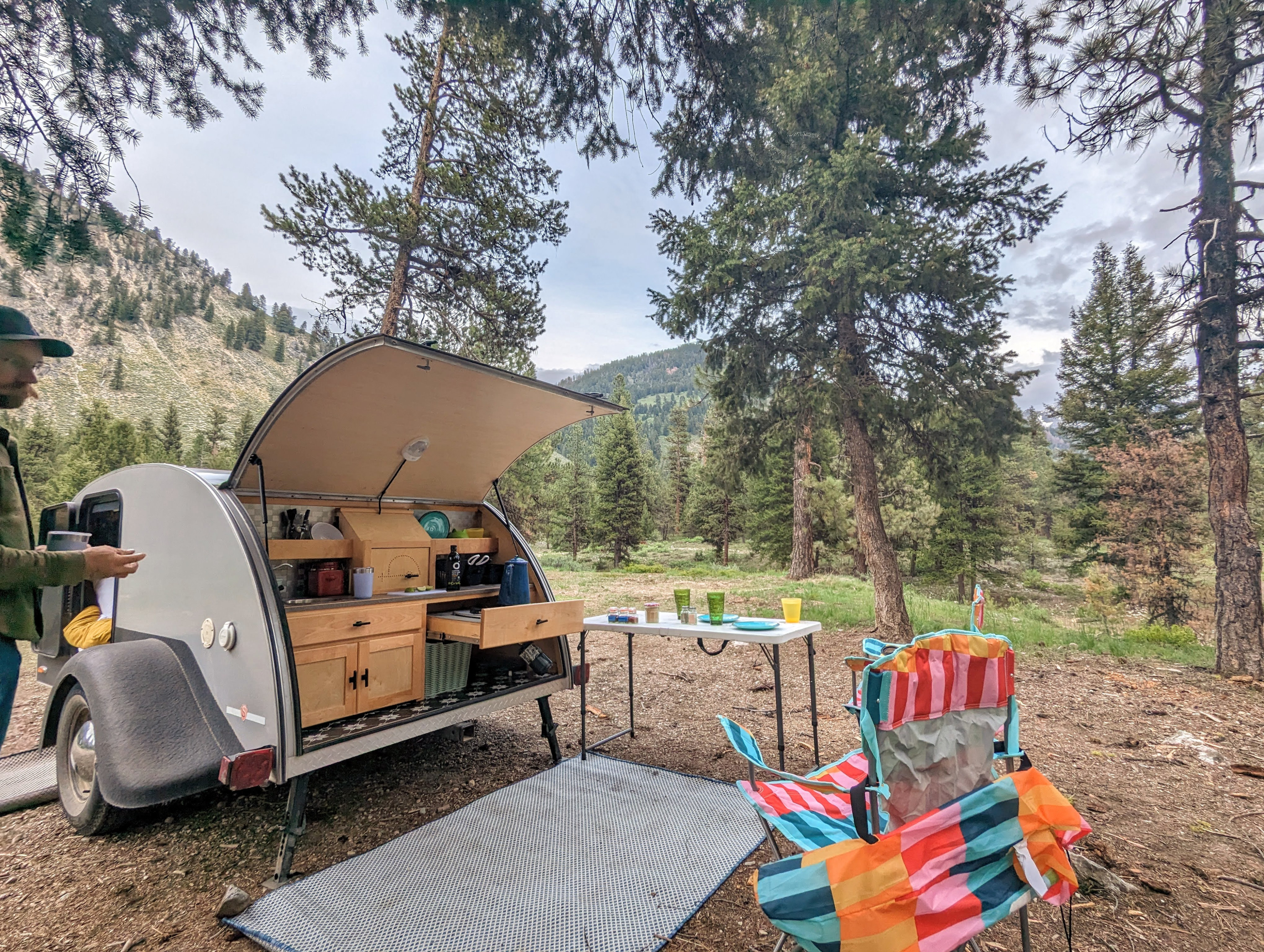 The Jackalope - Teardrop with Memory Foam Mattress & Well-Stocked Kitchen!