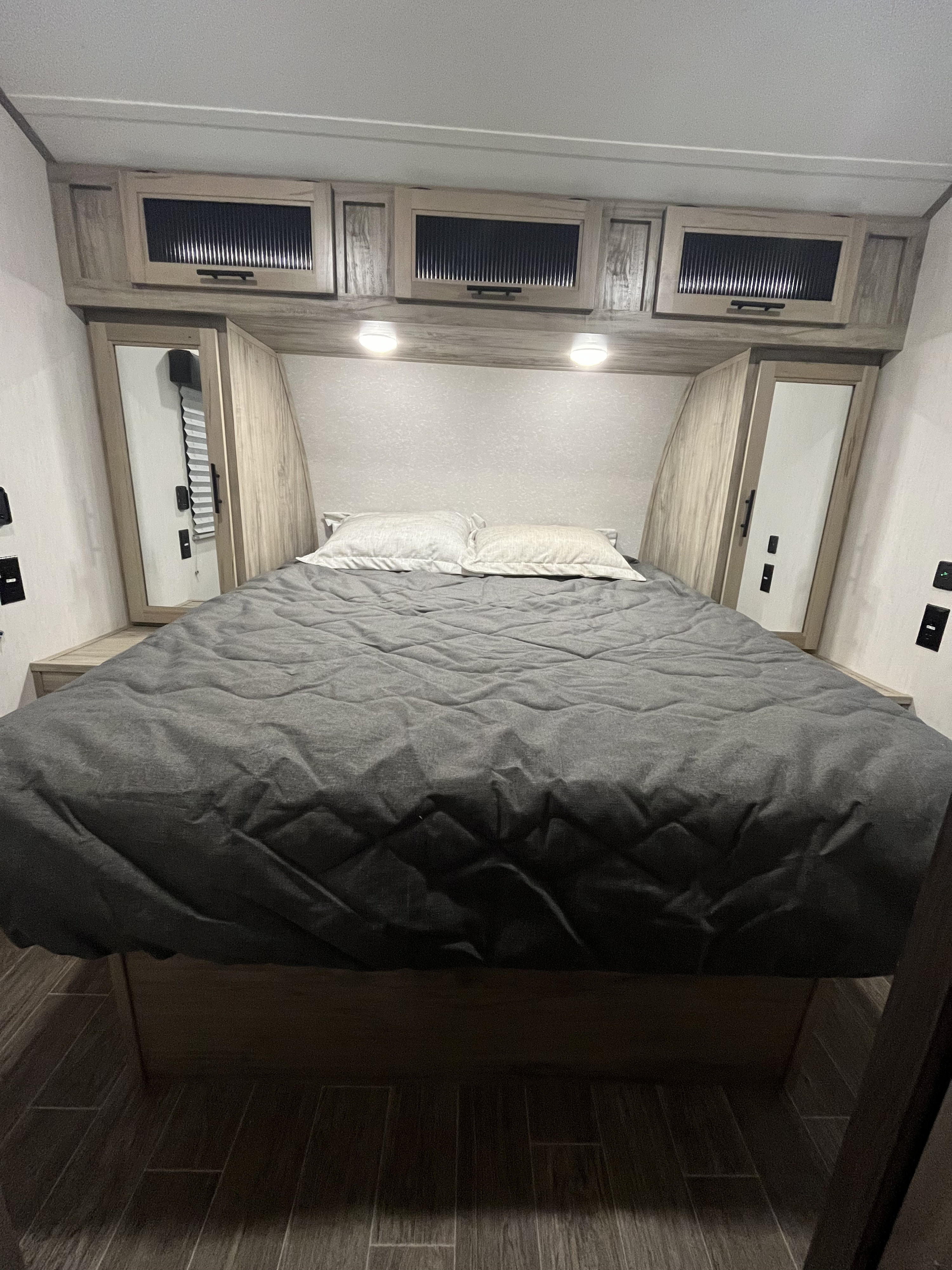 Queen bed in main bedroom.. Forest River Cherokee Alpha Wolf 2021