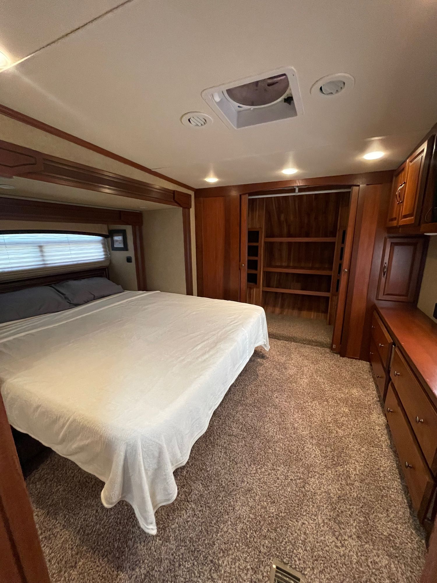 Redwood RV Redwood RV Fifth Wheel 2013