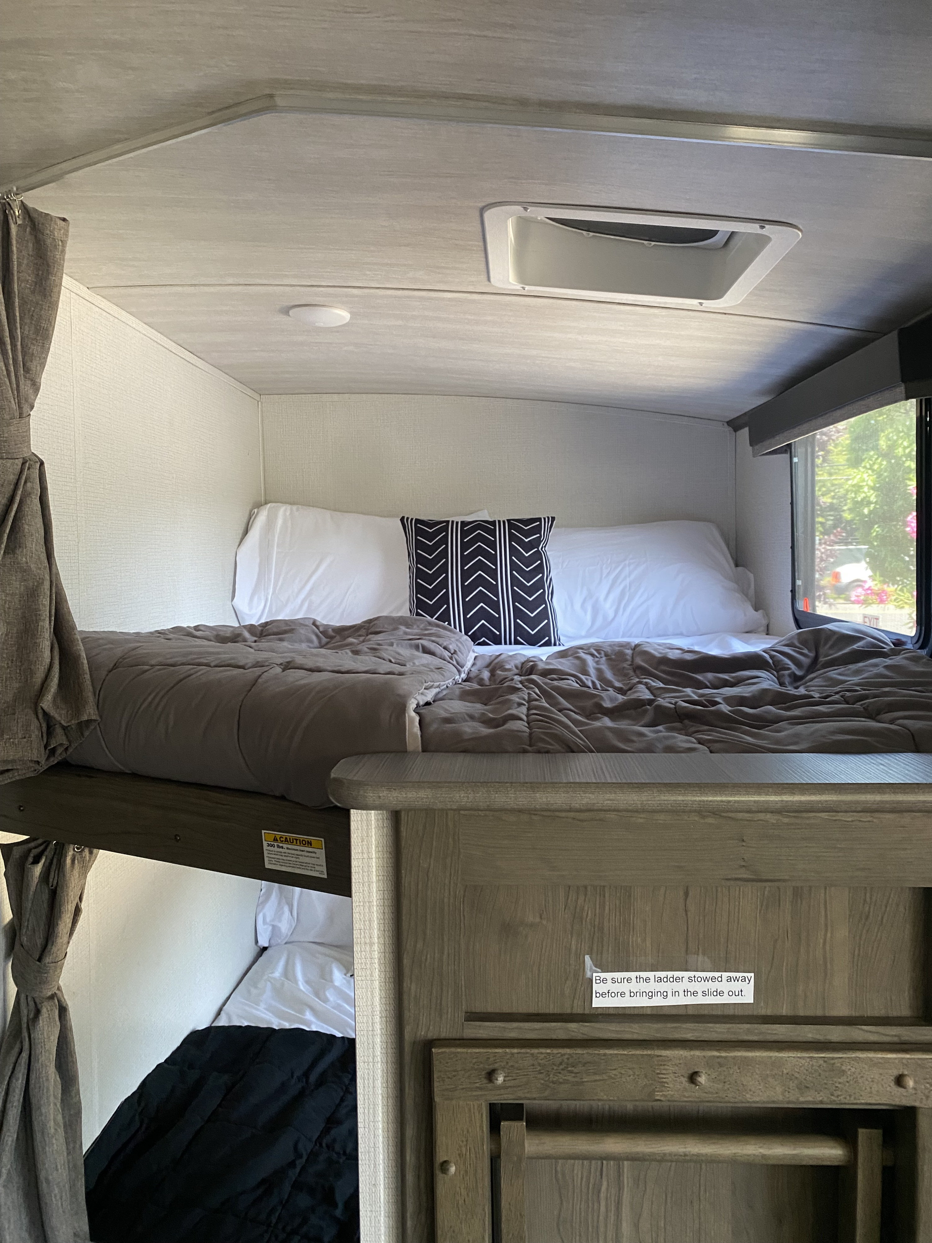 Keystone RV Cougar 2022