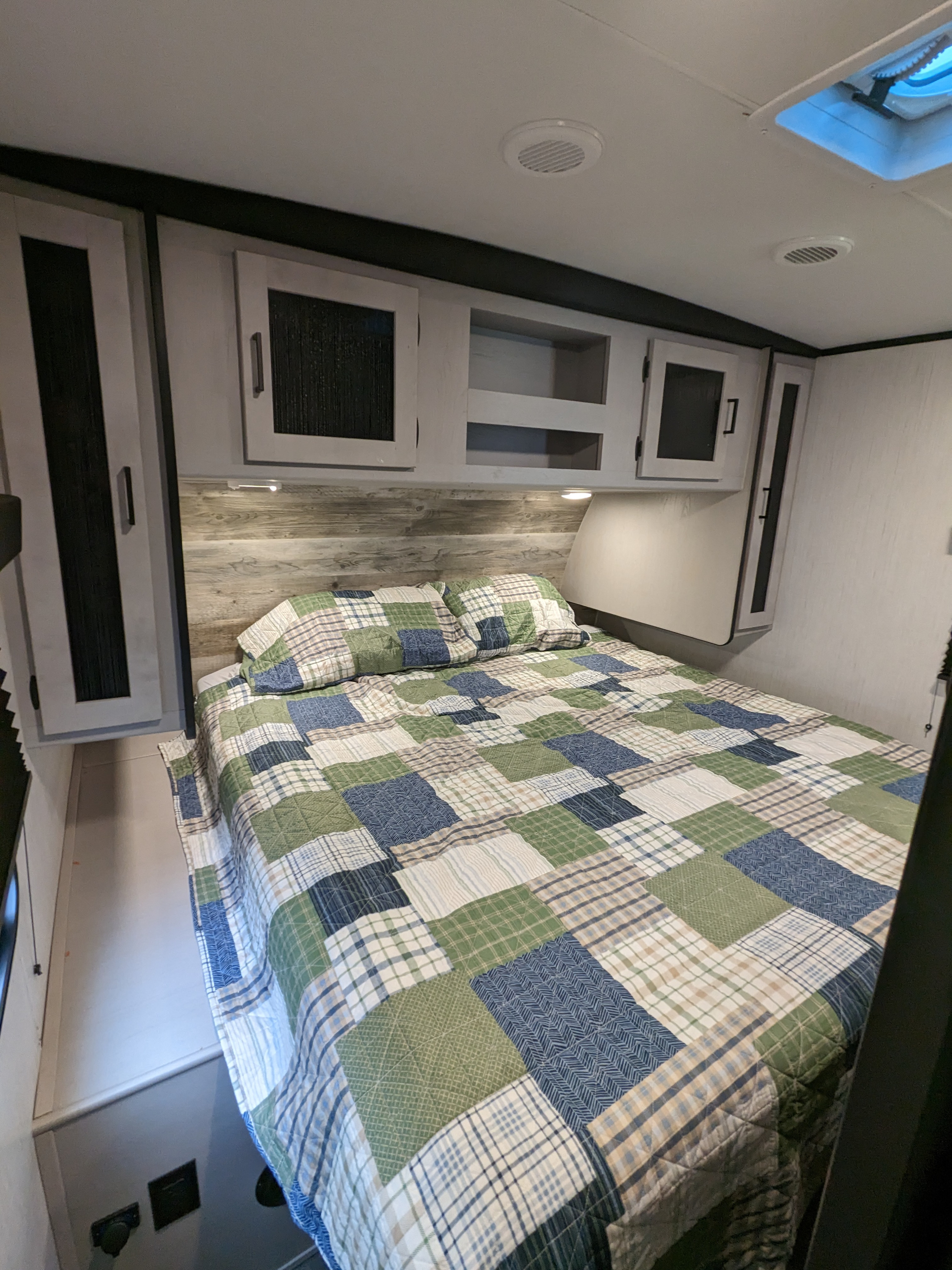 Comfortable king sized bed . Heartland RVs Mallard 2022