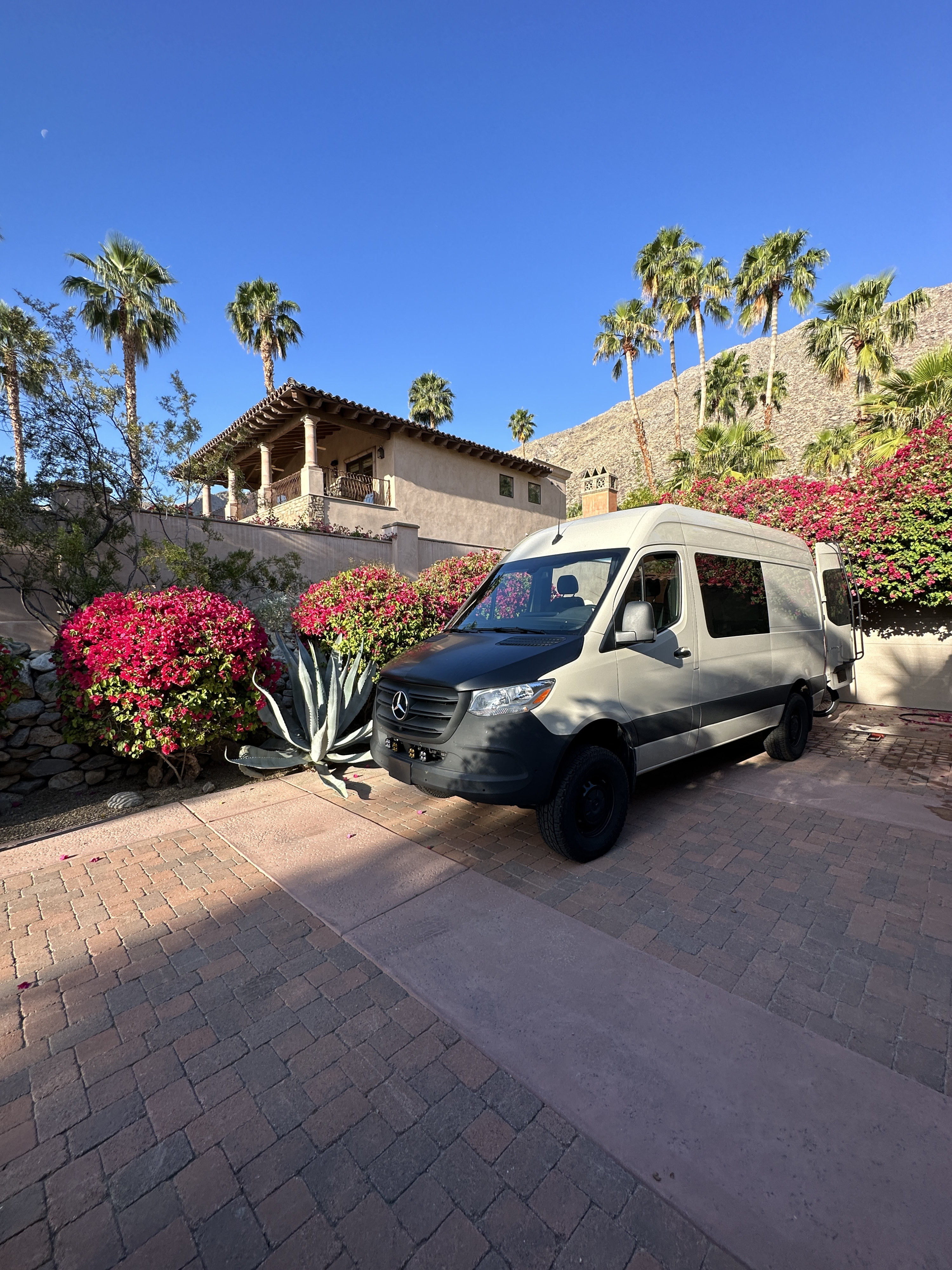 DaVinci Voyager : 4x4 2023 Mercedes Sprinter w Outdoor shower