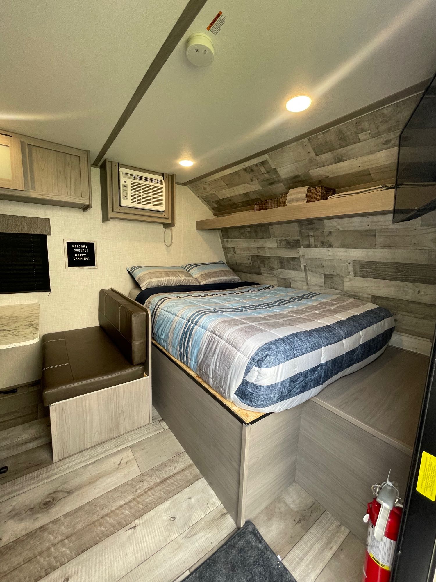 Dutchmen Coleman Lantern LT 2023