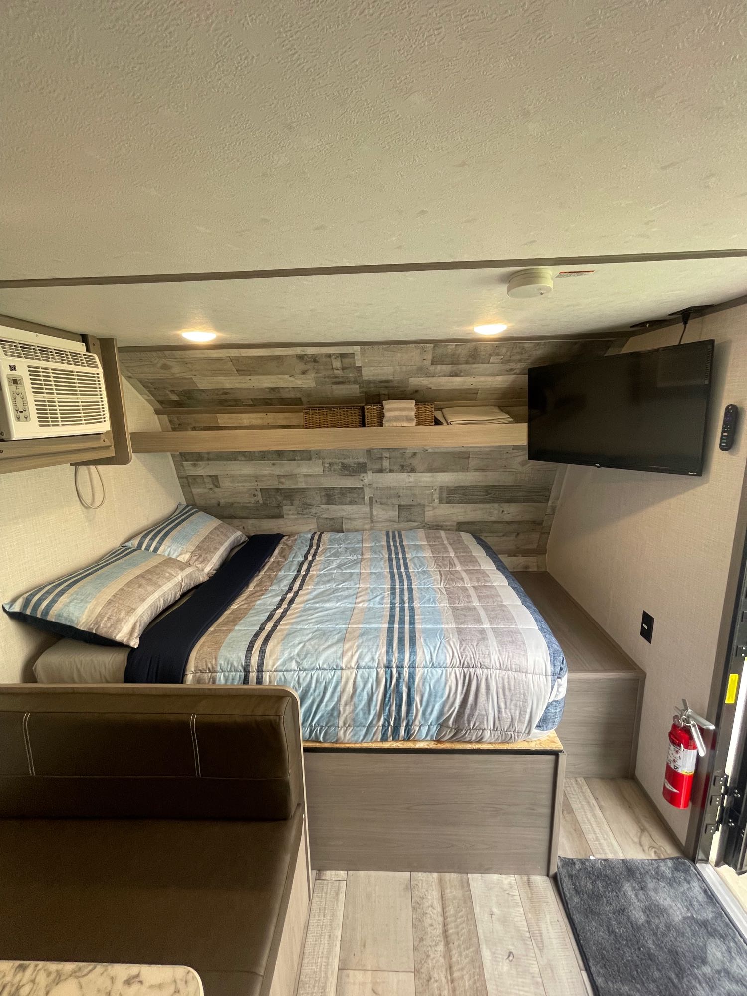 Dutchmen Coleman Lantern LT 2023