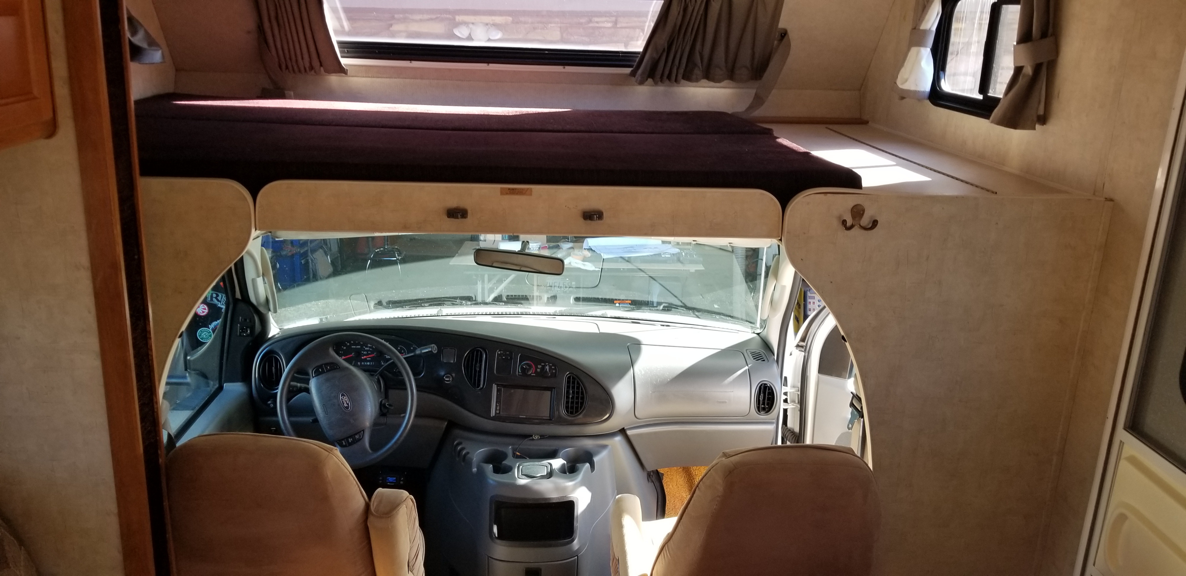 Cab over sleeping and driving.. Tioga Tioga Motorhome 2005