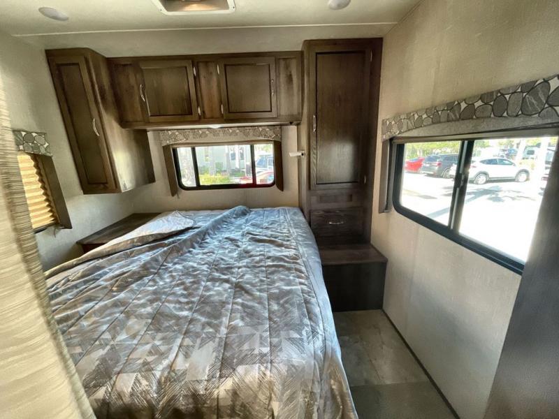 Coachmen Freelander 27QB 2020