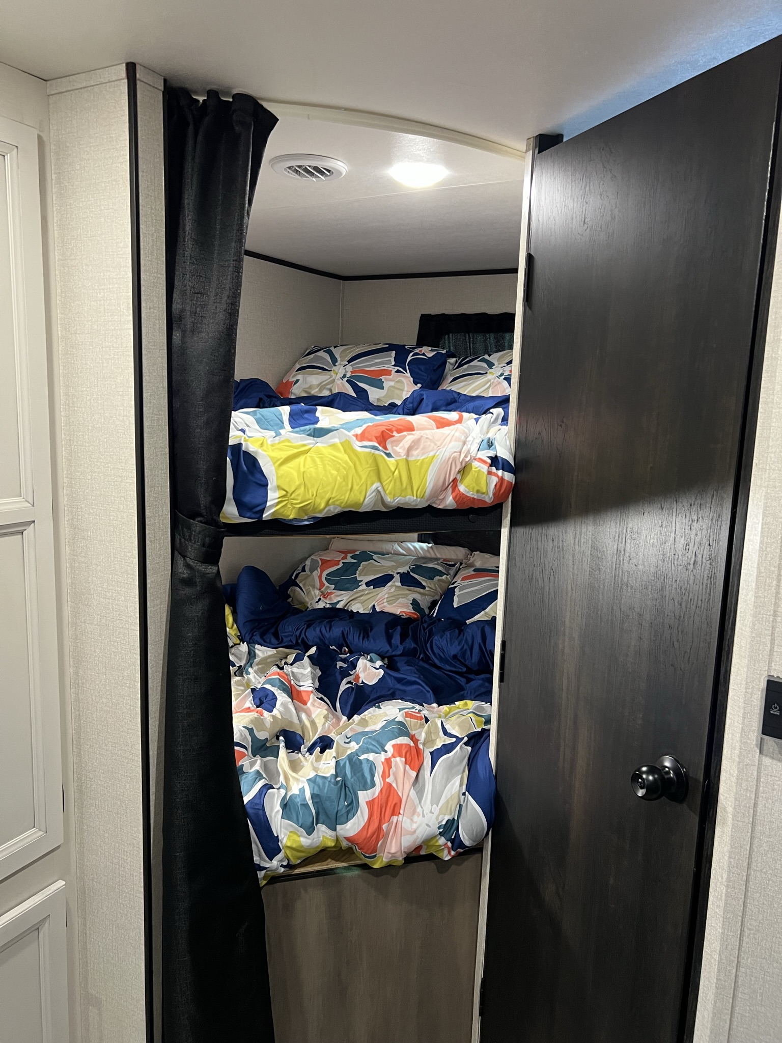 Full over full bunks . Highland Ridge RV Open Range 2022