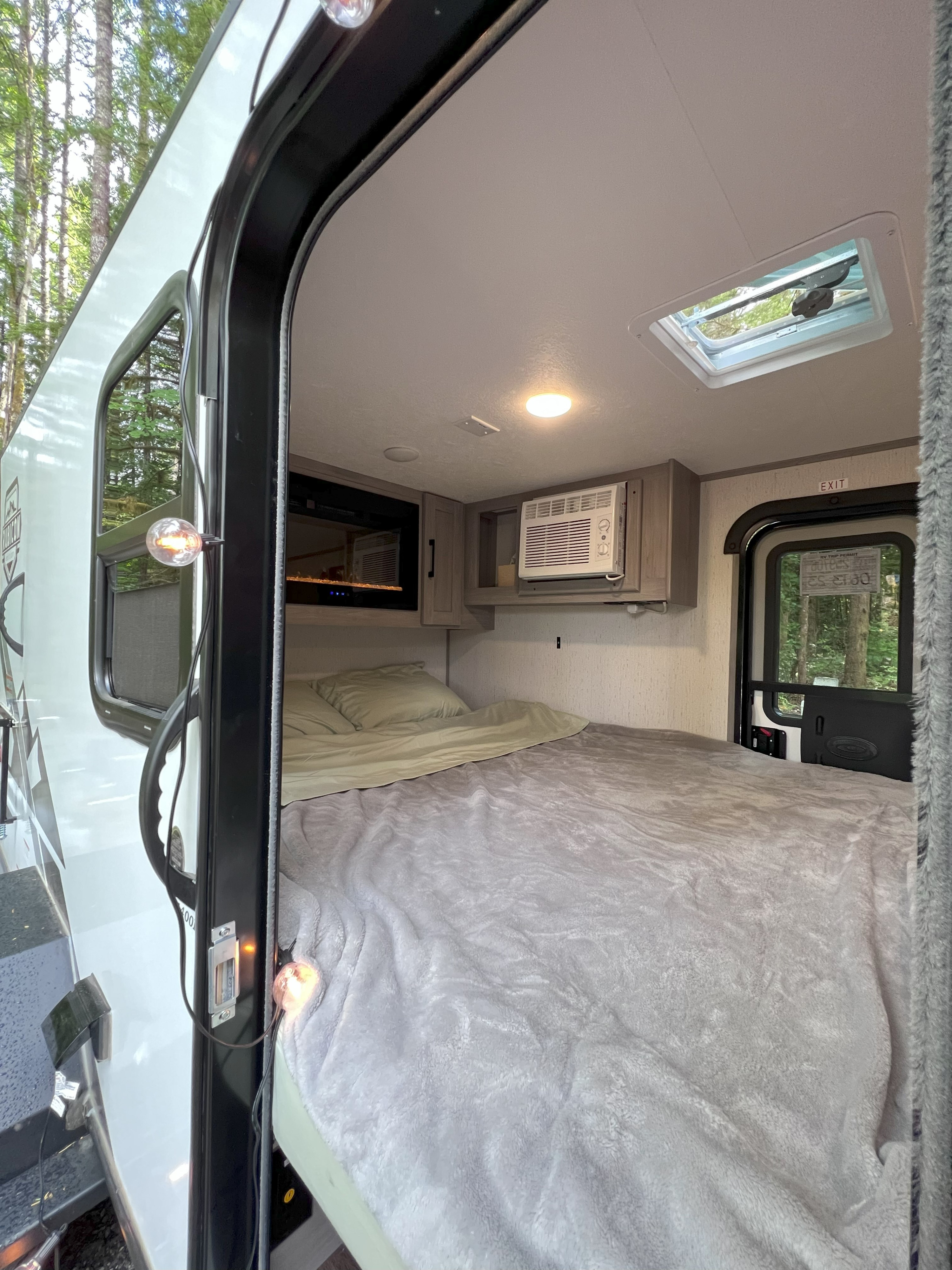 Travel trailer RV Rental 