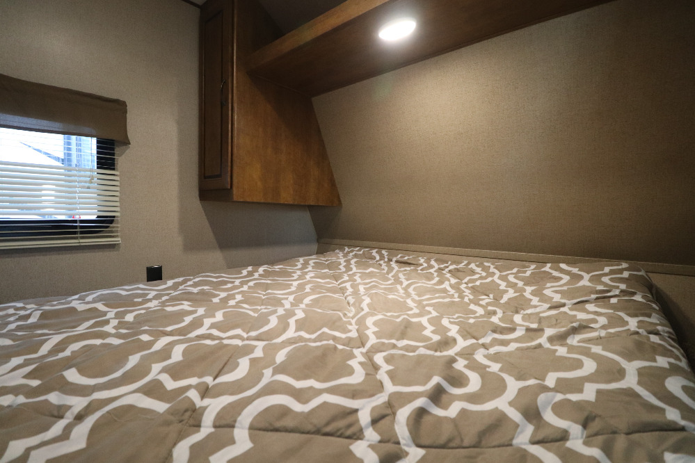 Master Bedroom Queen Bed. Crossroads Z-1 2017