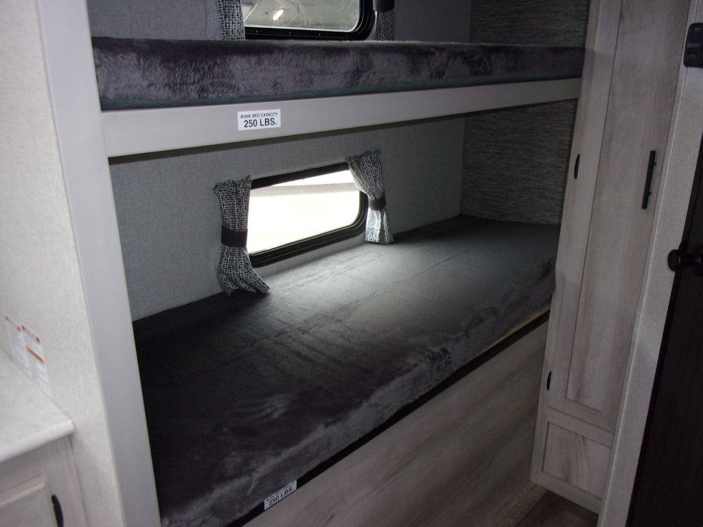 Bunks. KZ SPORTMANS CLASSIC 2021