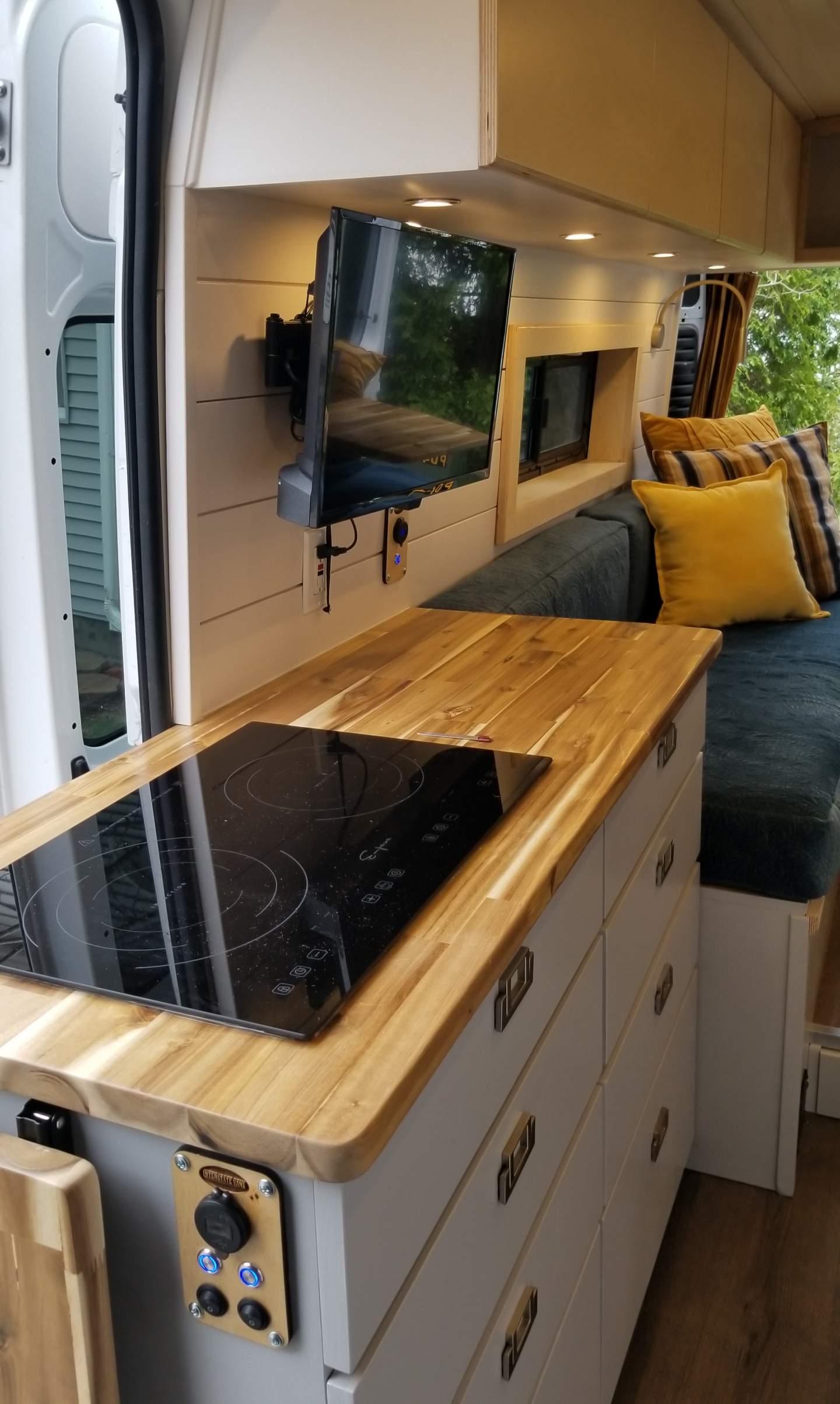 Camper van RV Rental 