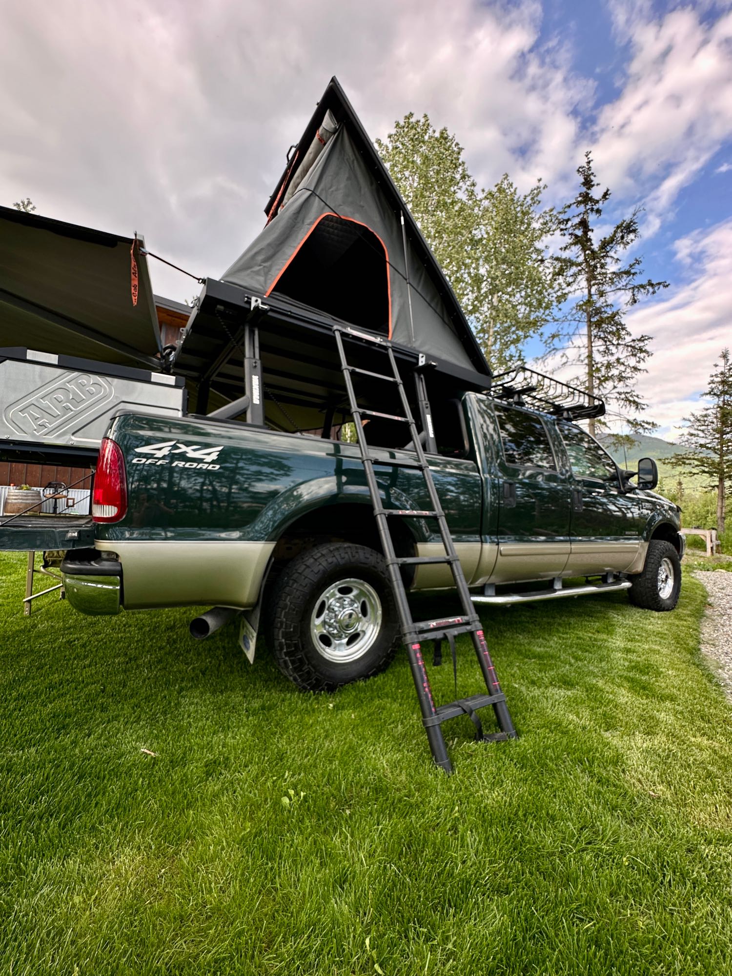 Look Like a Local - "Green Machine" 01 Ford F250  7.3L - Overland Truck