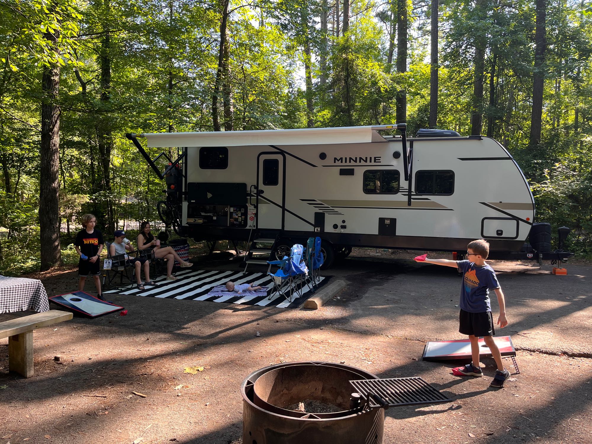 2022 Winnebago Minnie 2301BHS (delivery available)- Just show up and glamp!