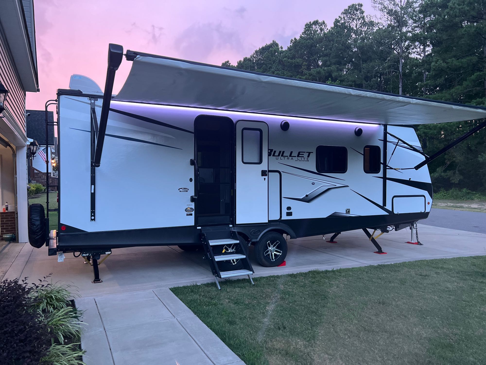 2021 Keystone RV Bullet Ultra Lite 250BHS -  Sleeps 6!
