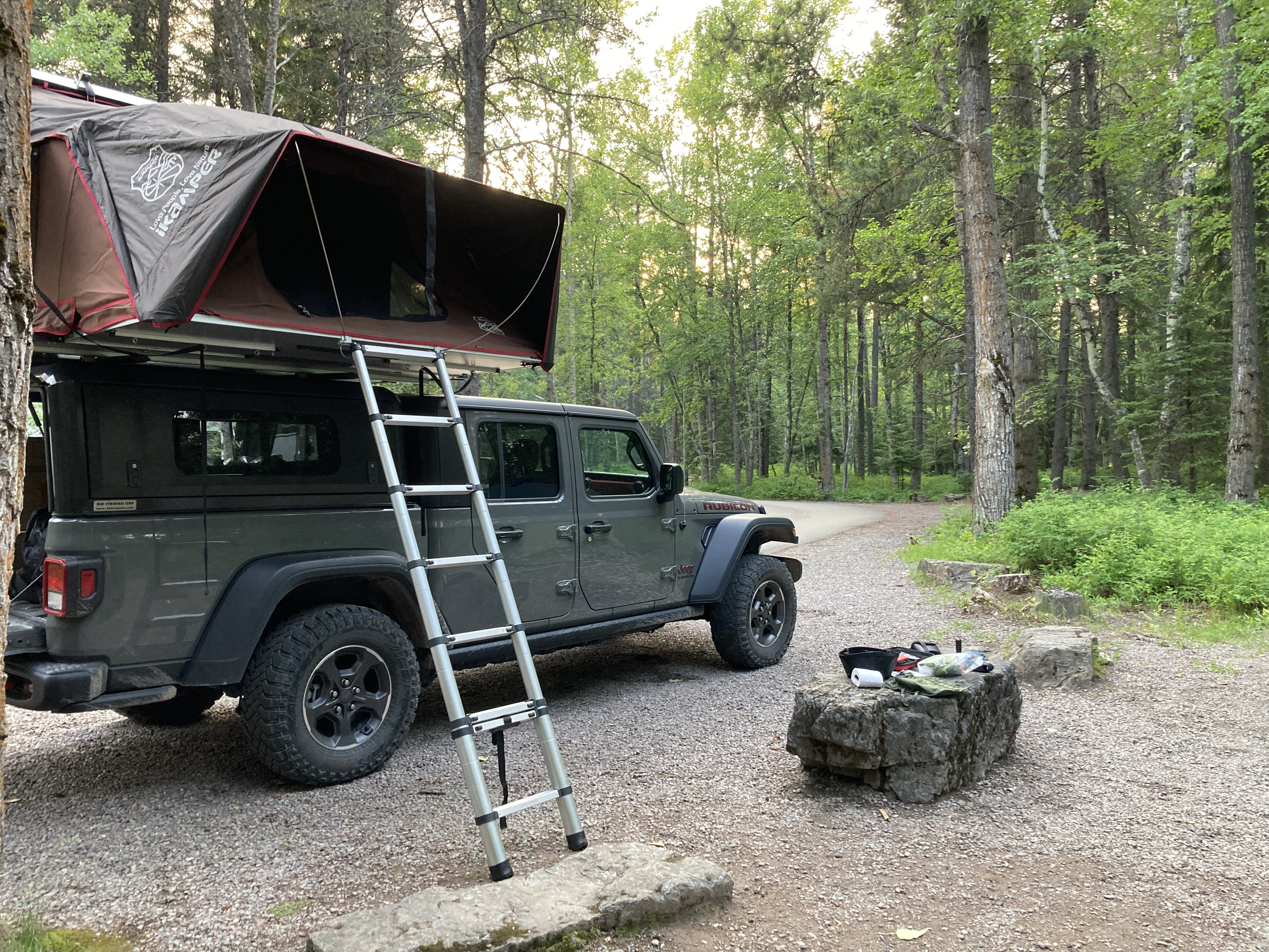 Yeti footprint foot pegs for Wrangler and Gladiator