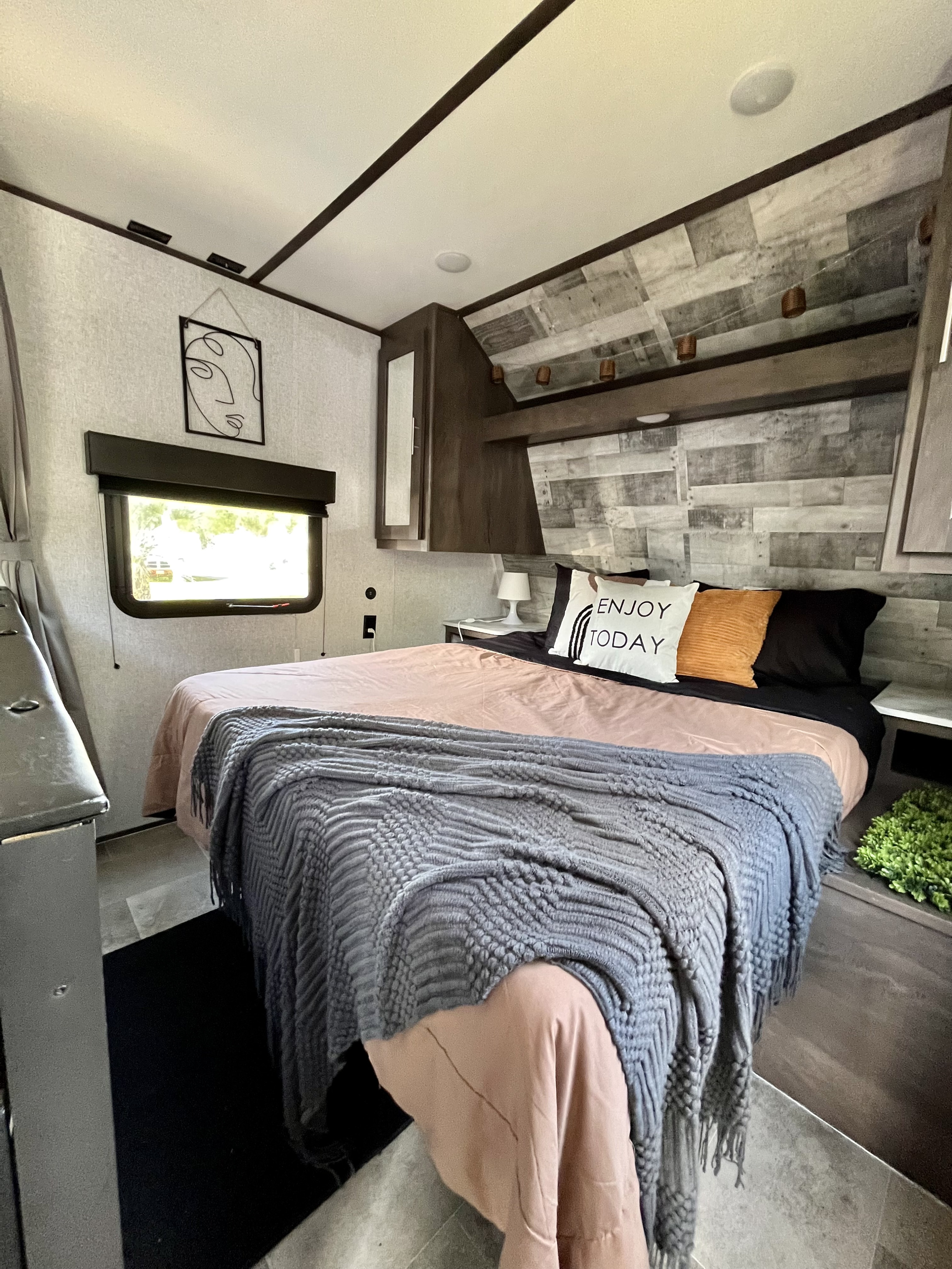 Travel trailer RV Rental 