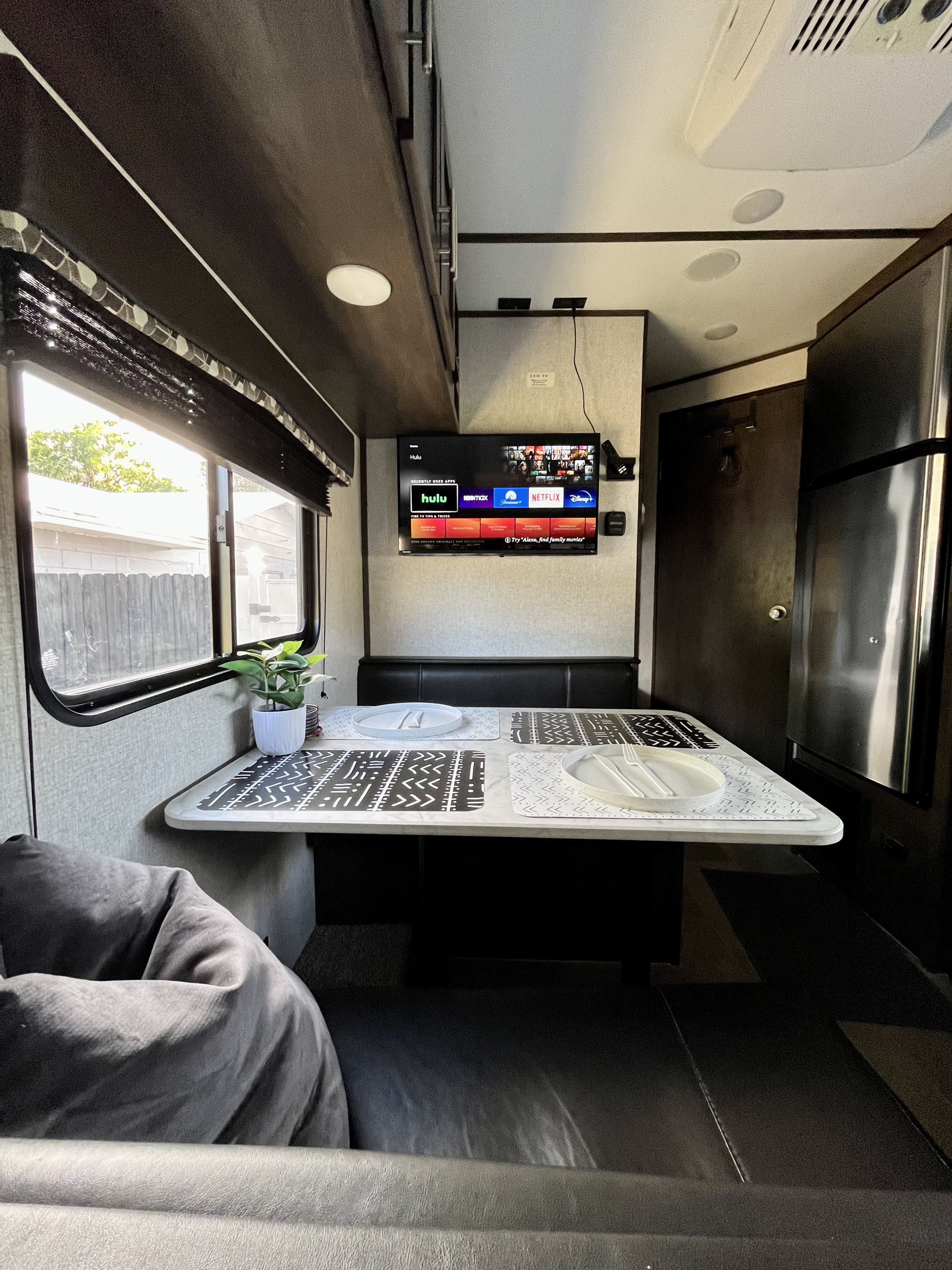 Travel trailer RV Rental 