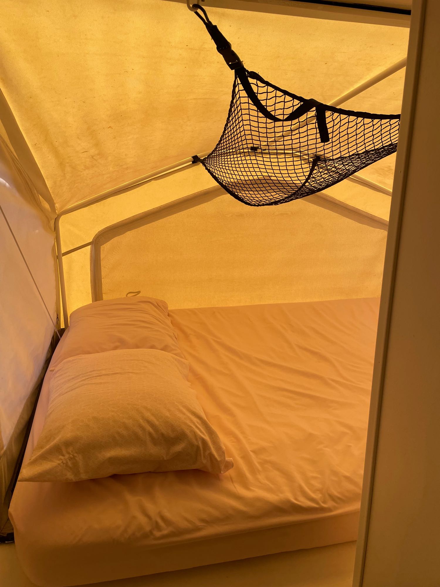 Second bedroom with Queen bed. Forest River Rockwood Roo 2017