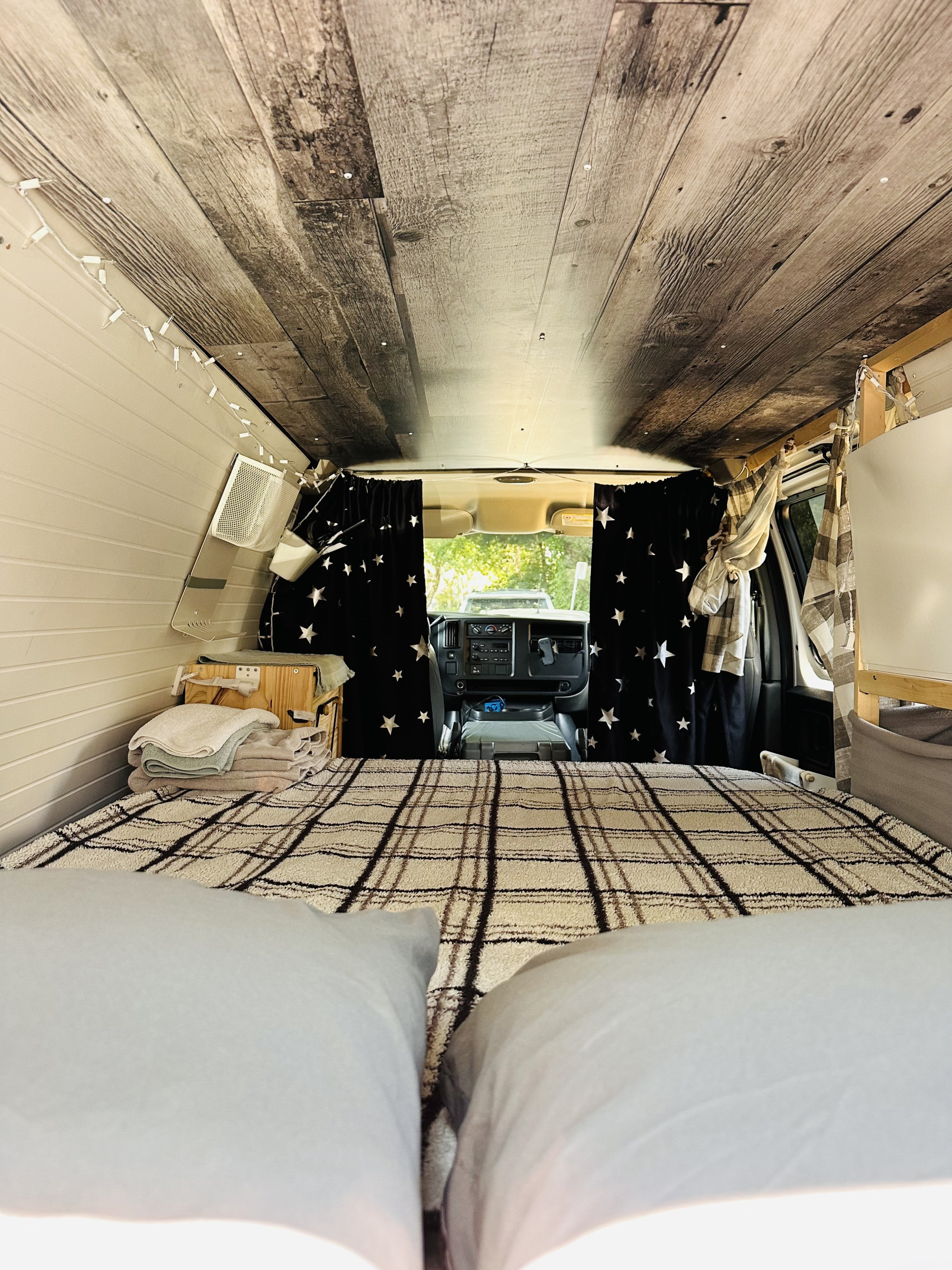 Most Comfy Camper Van- Overnight Sleep Allowed near beach.