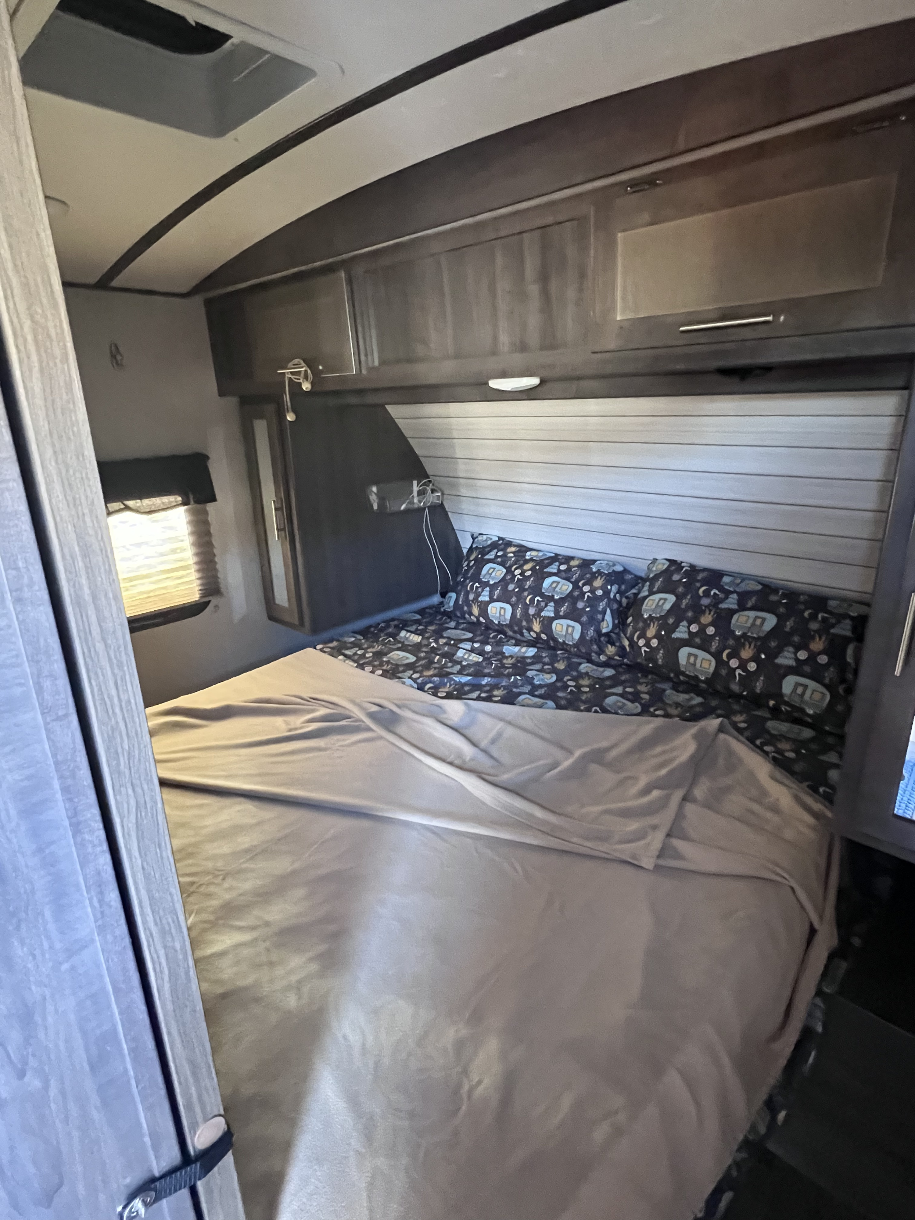 Crossroads RV Sunset Trail Super Lite 2019