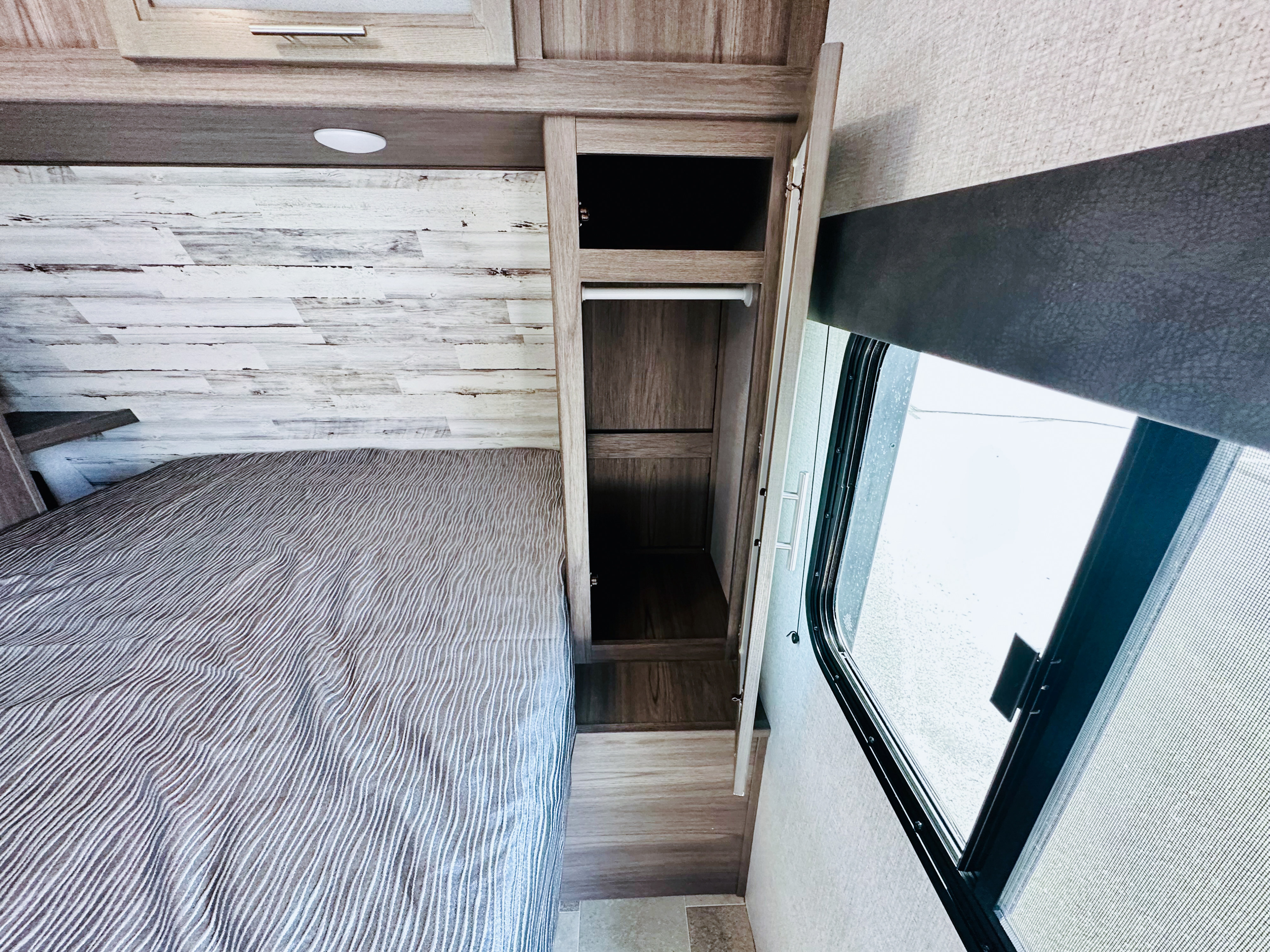 Dutchmen Kodiak Ultra Lite 2020