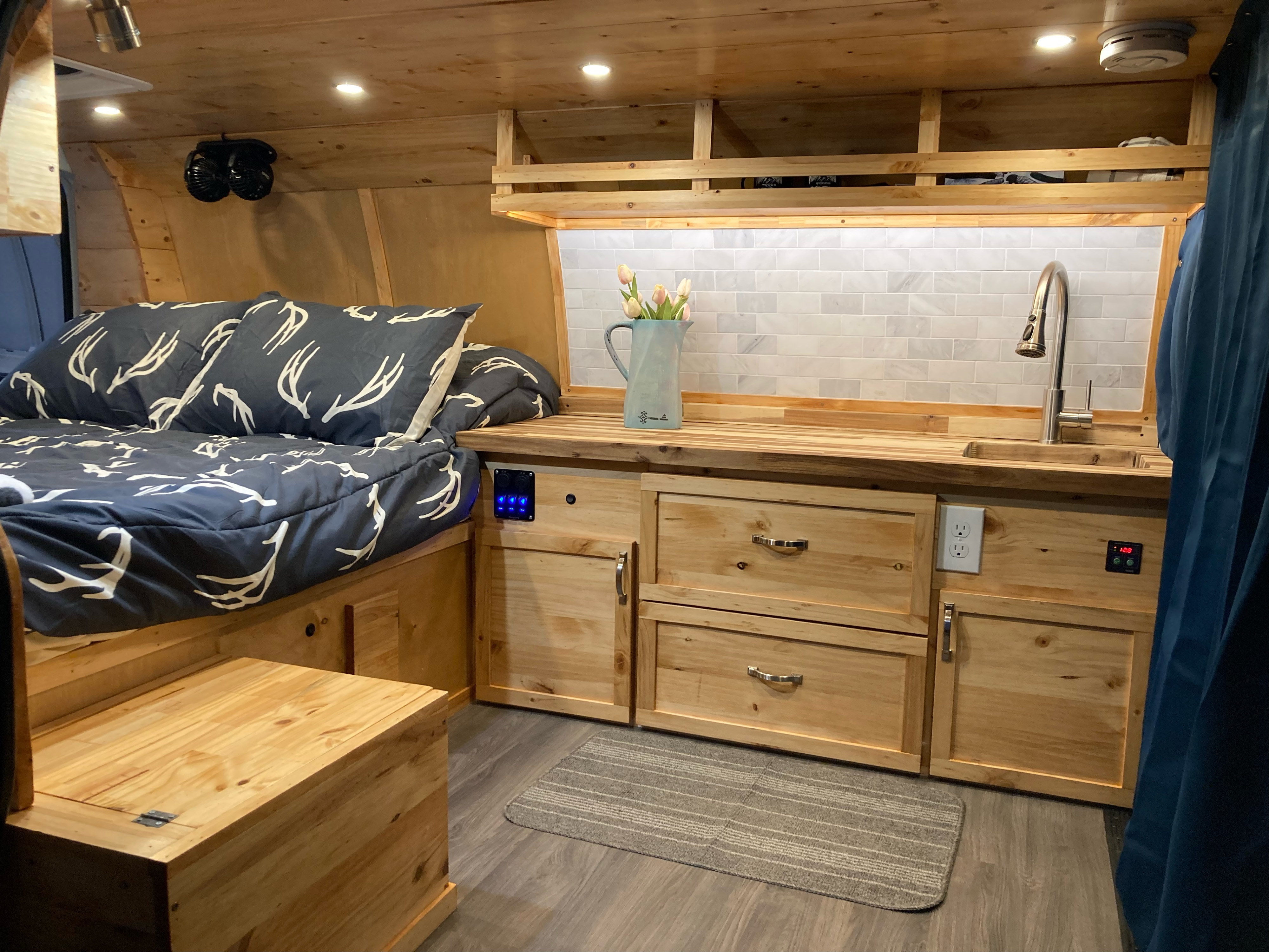 Off-Grid Escape!