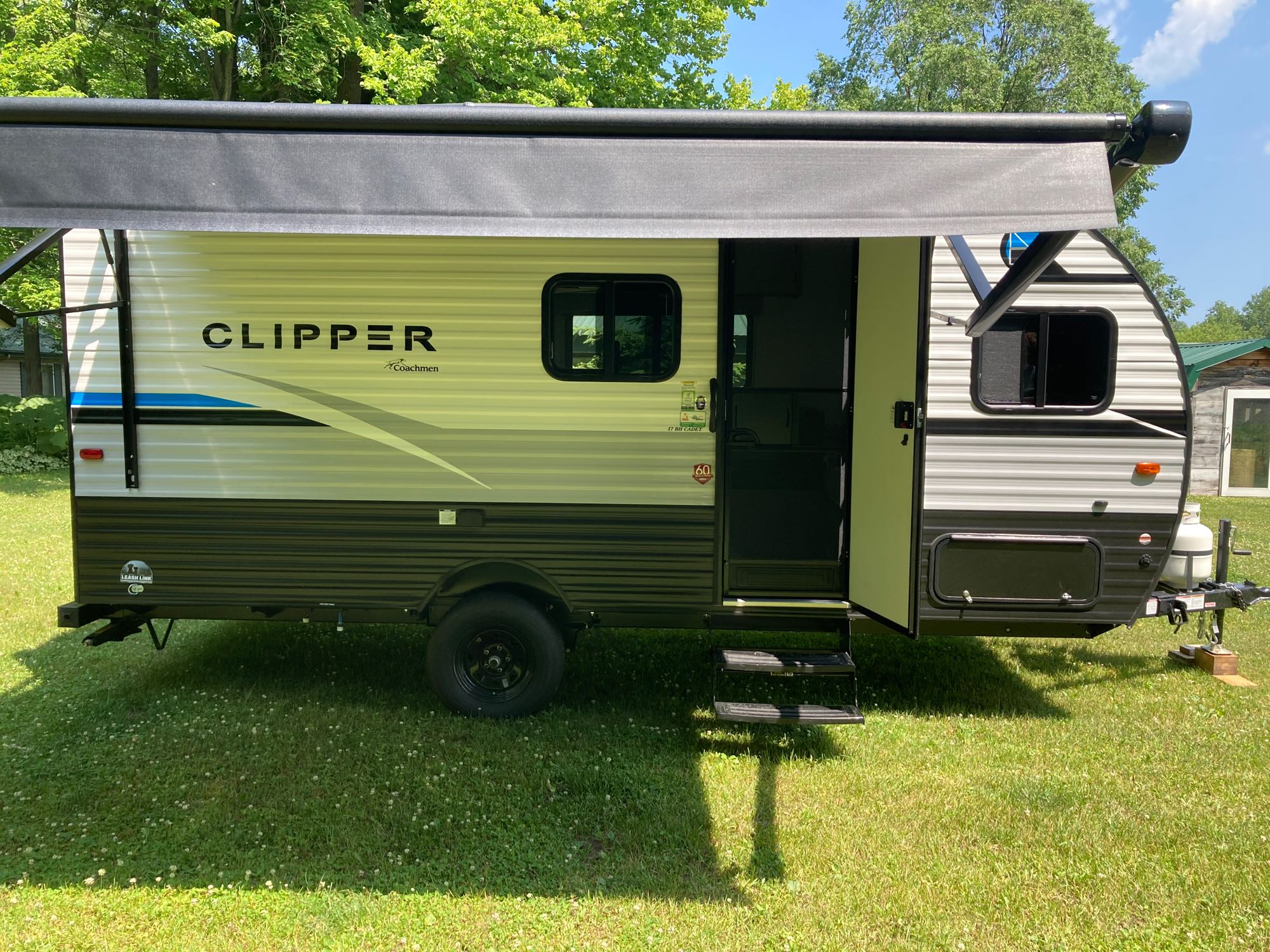 2023 Coachmen Clipper 17CBH