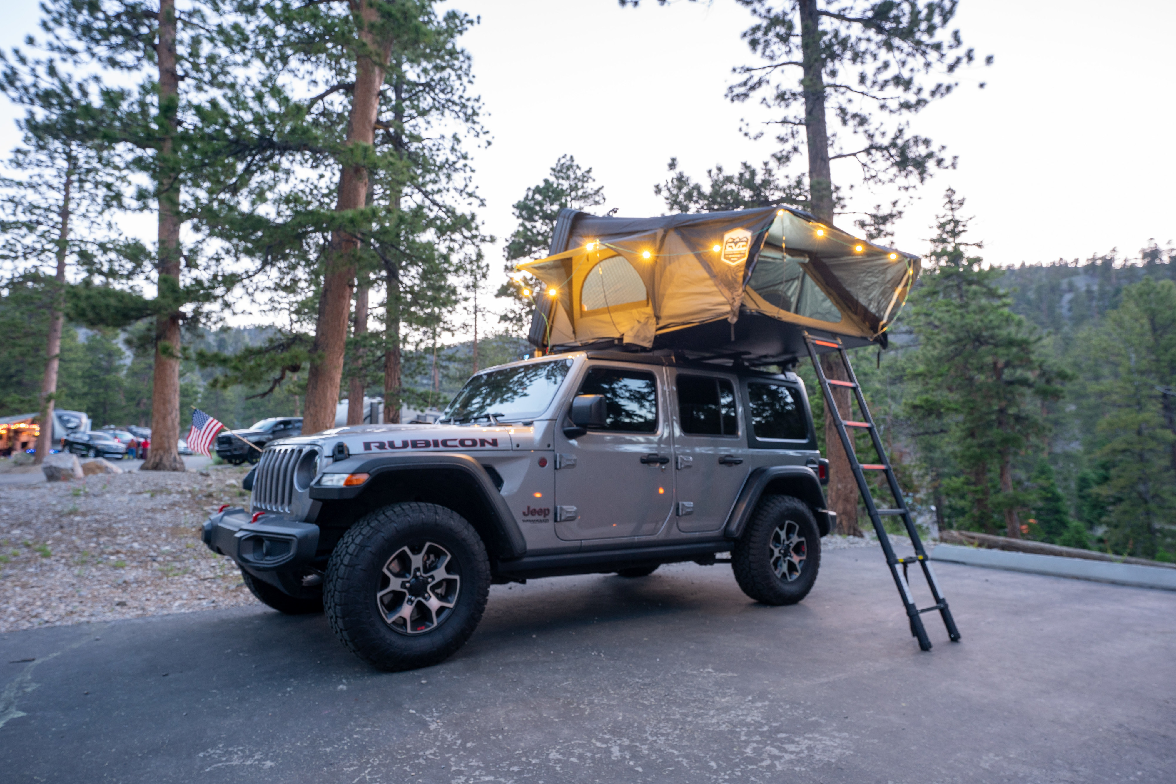 2021 Fiat Jeep Wrangler Unlimited Rubicon Truck Camper Rental in