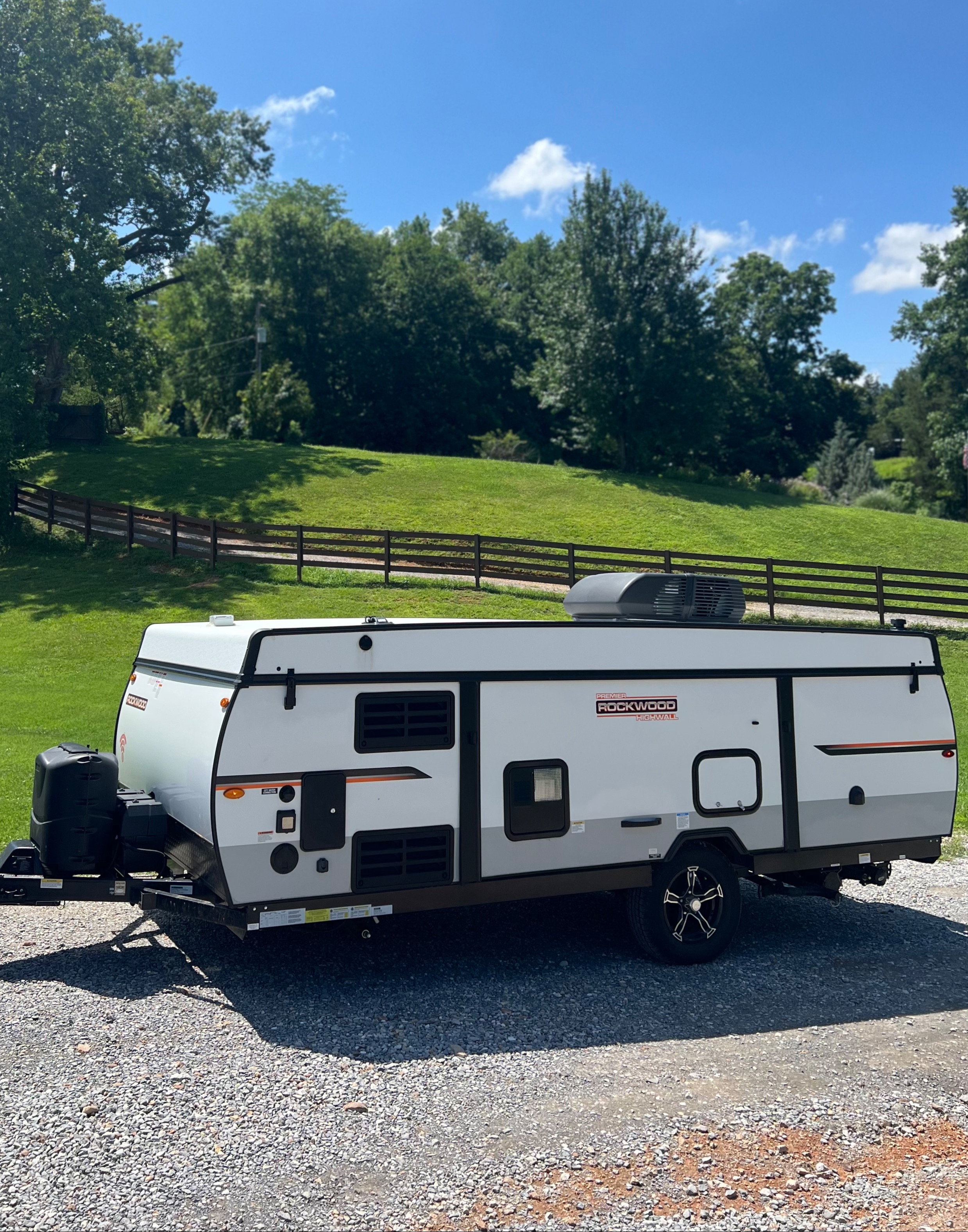 Folding trailer RV Rental 