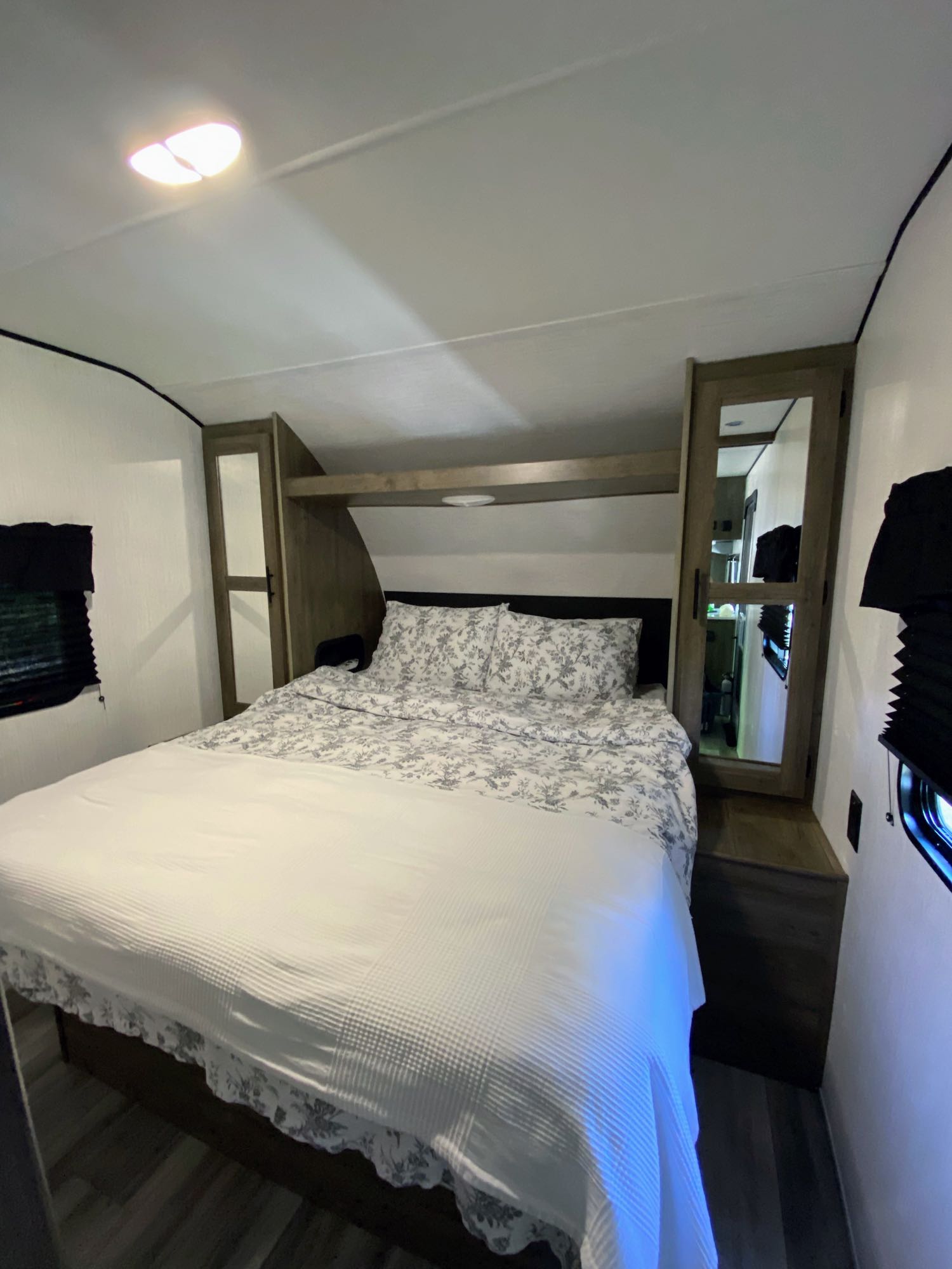 Heartland RVs Pioneer 2022