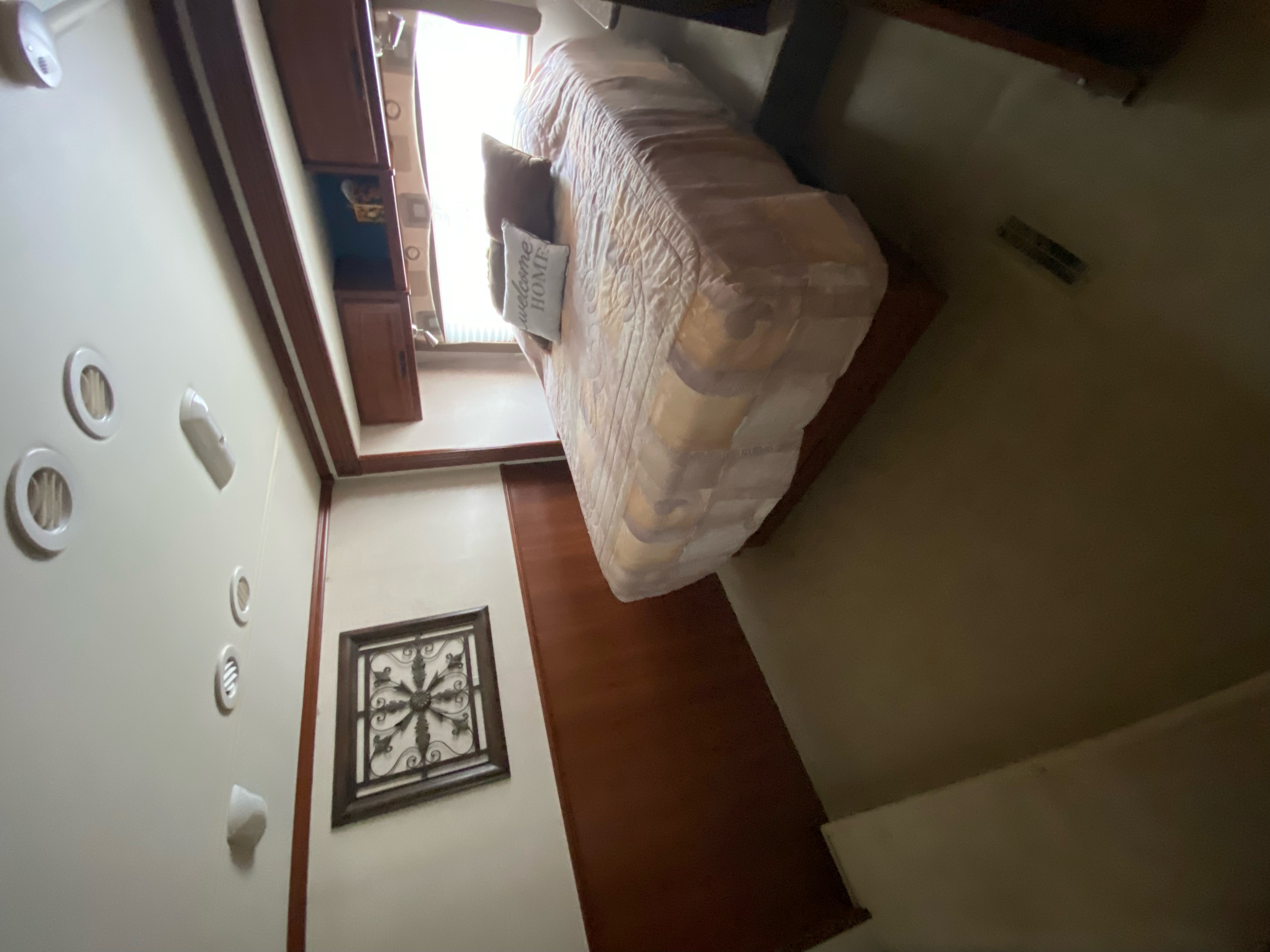 Queen size bed- Master bedroom. Fleetwood Fiesta 2009