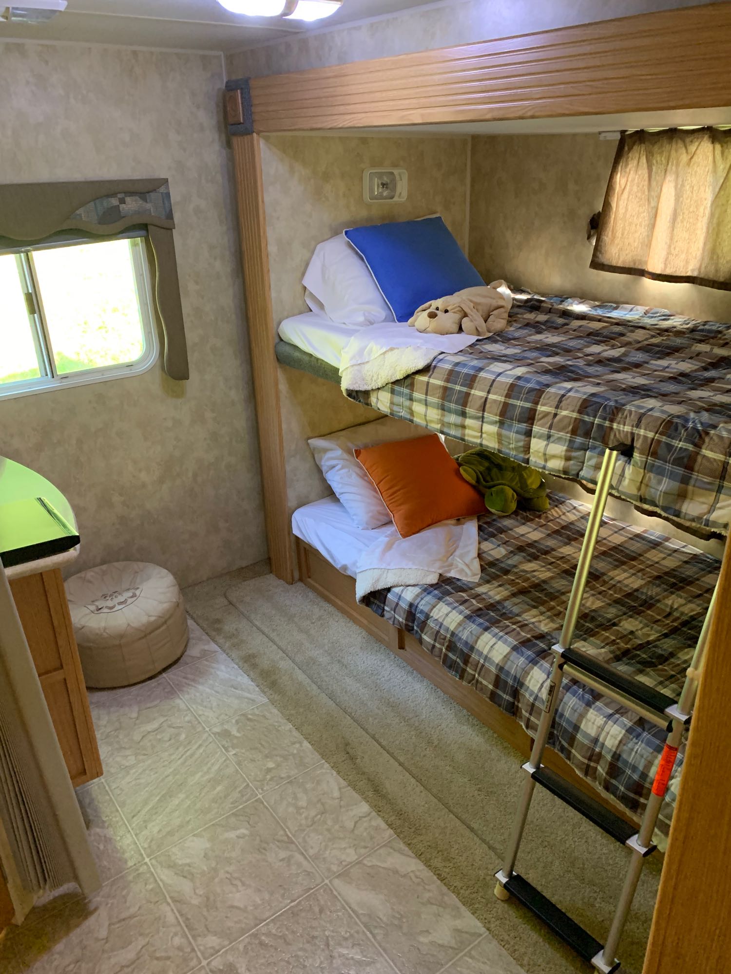 Bunkhouse TV. Terry Resort 2007