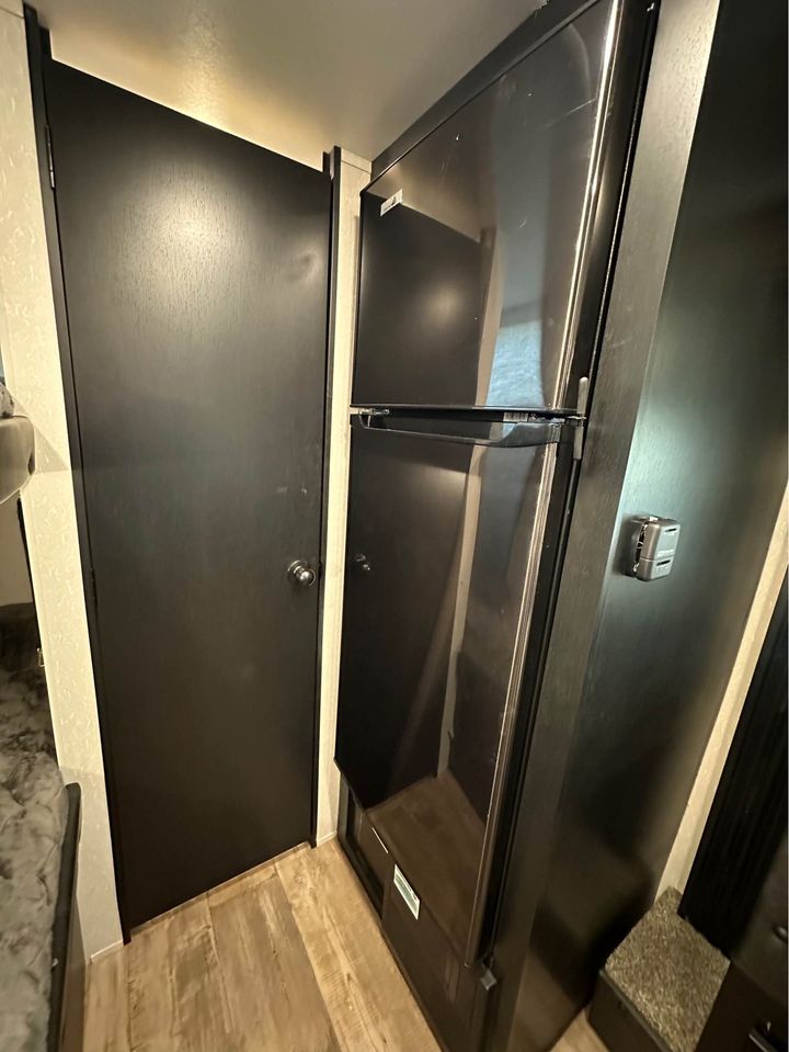 RV rental interior.. Forest River Cherokee Wolf Pup Black Label 2023