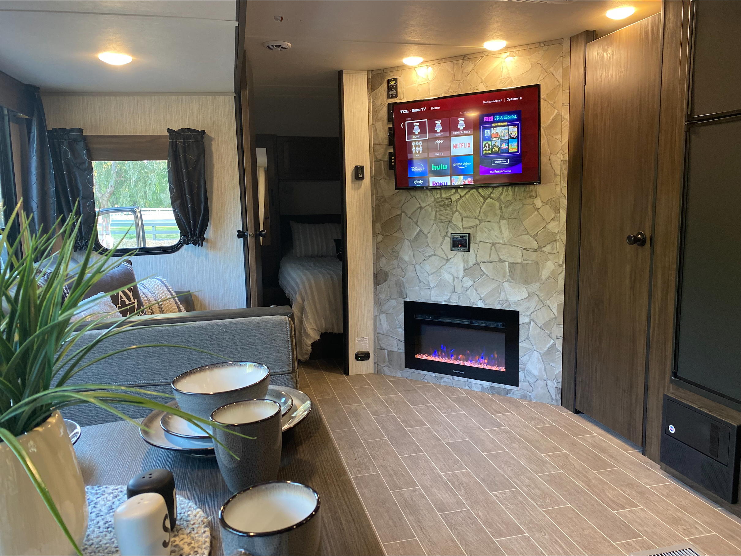 Travel trailer RV Rental 