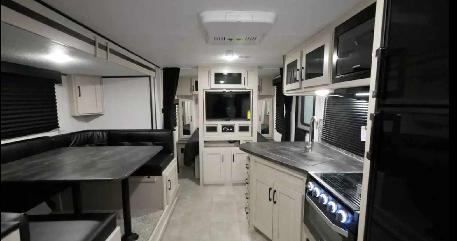 Travel trailer RV Rental 