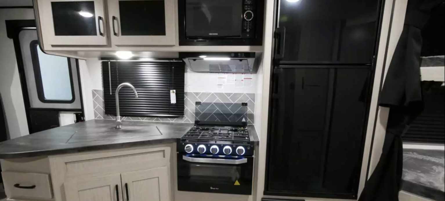 Travel trailer RV Rental 
