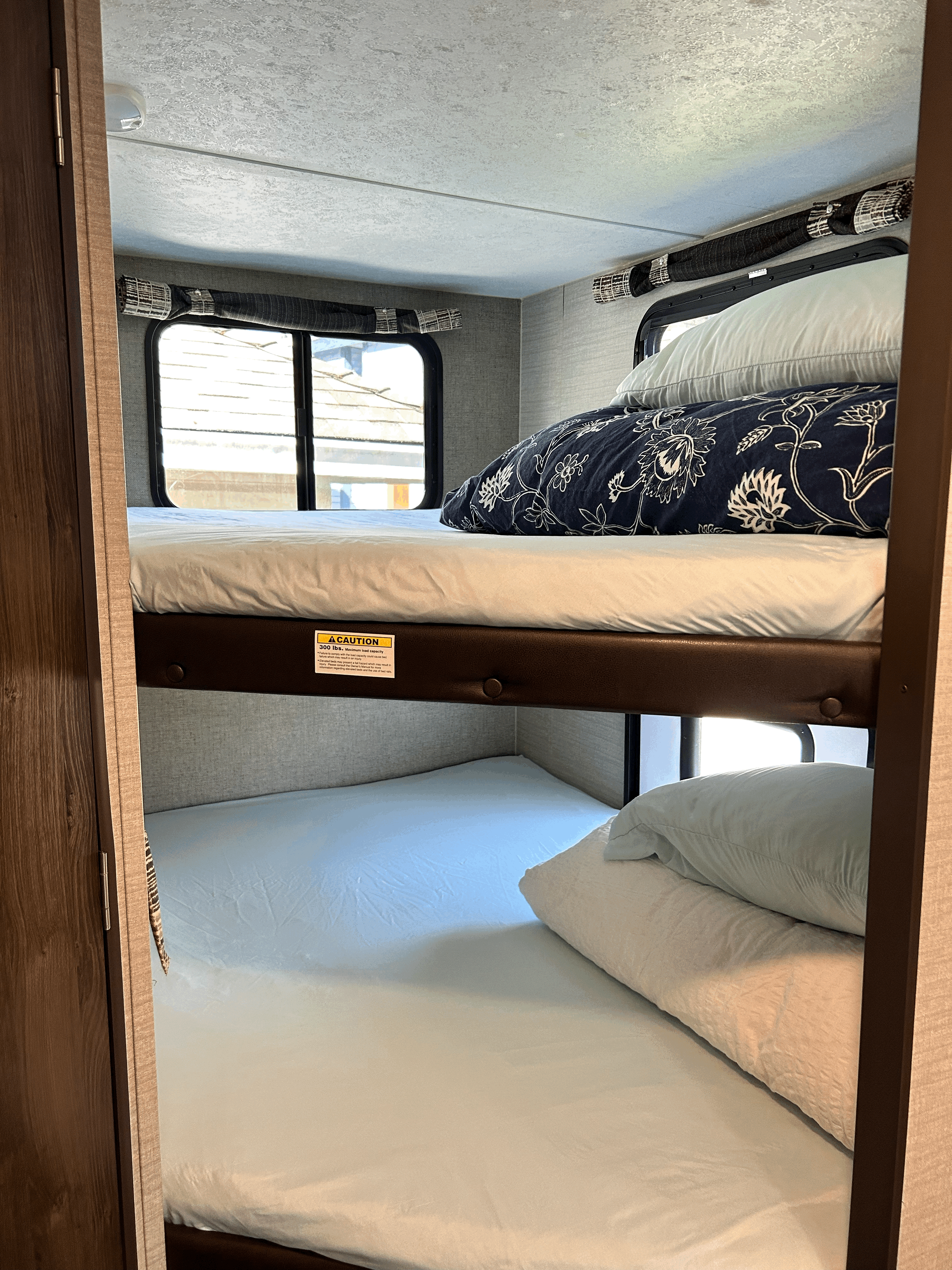 2 Double bunks (can come complete with mattress protectors, sheets, duvets and pillows for a fee of $25). Keystone RV Other 2018