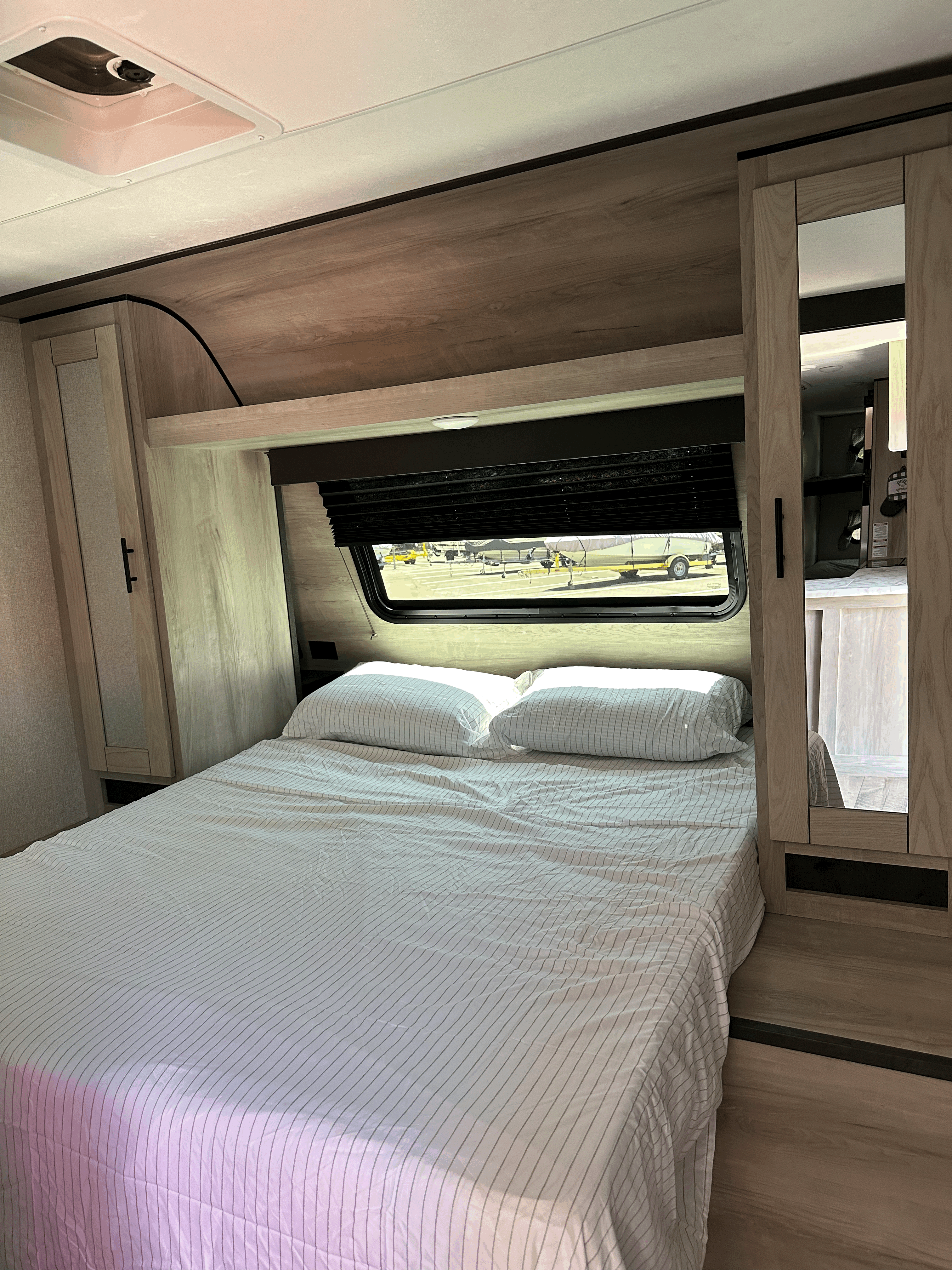 KZ Connect 241BHKS 2021