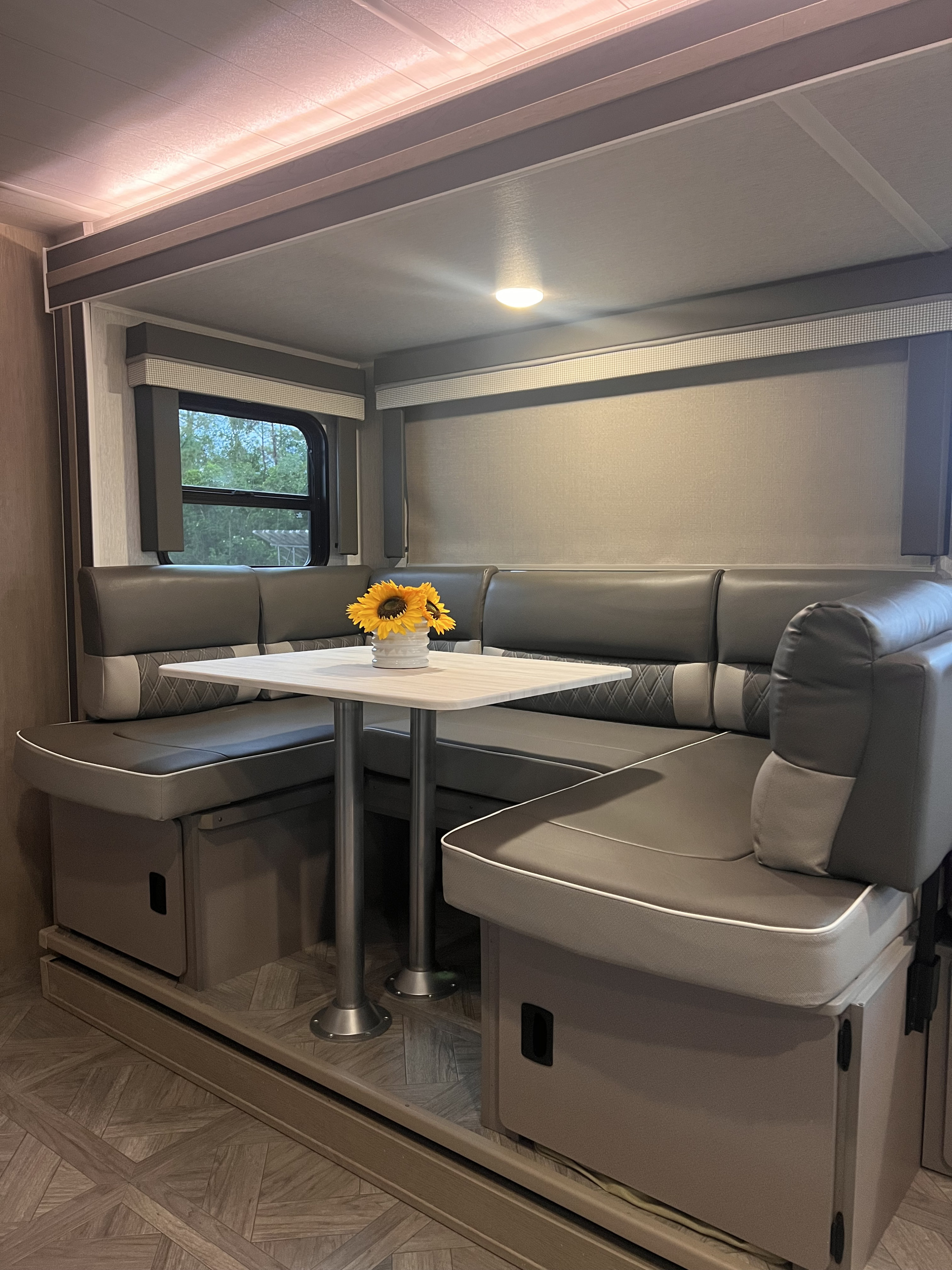 Travel trailer RV Rental 