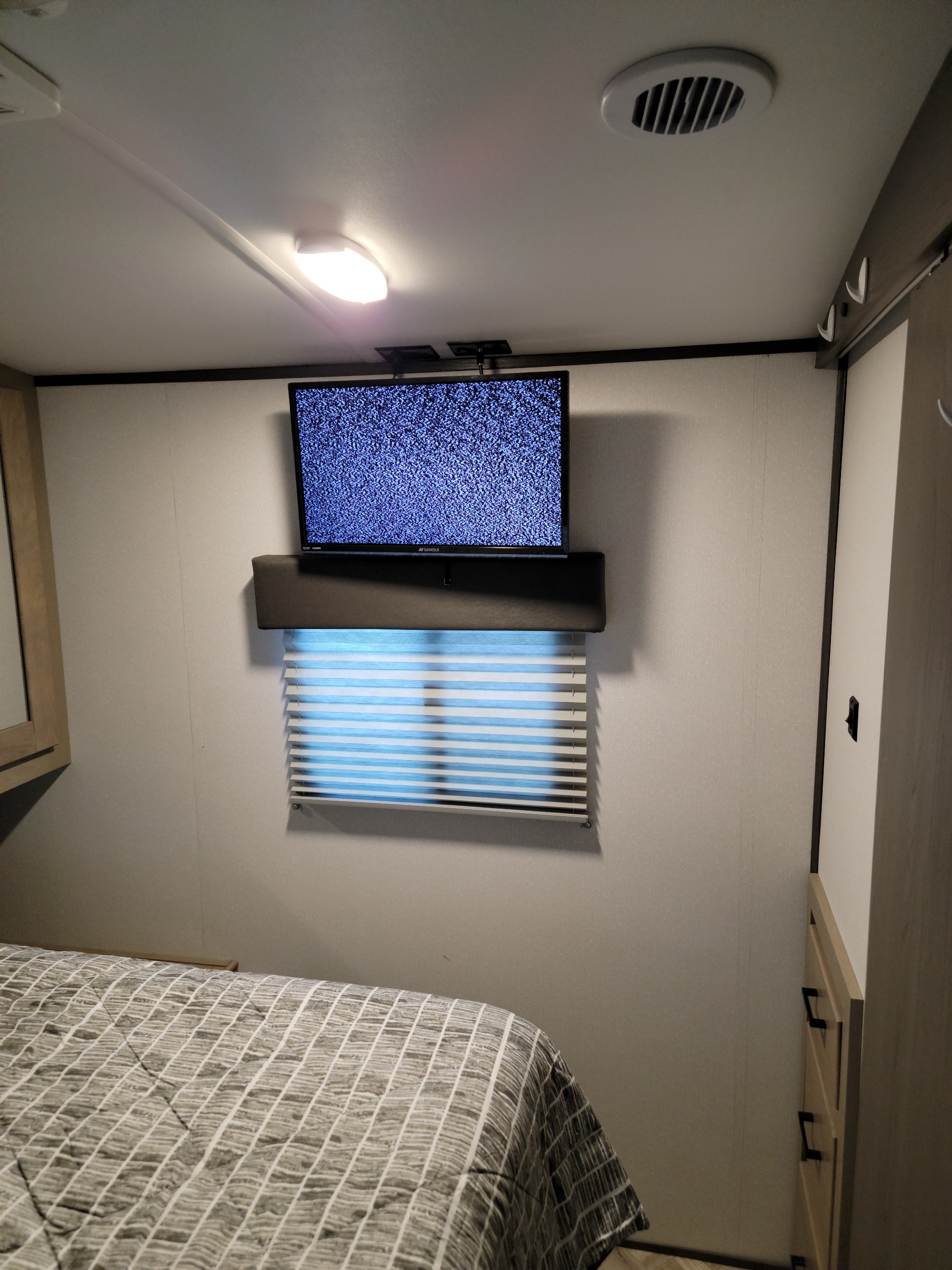 Small tv inside main bedroom.. Cruiser RV Shadow Cruiser 2021