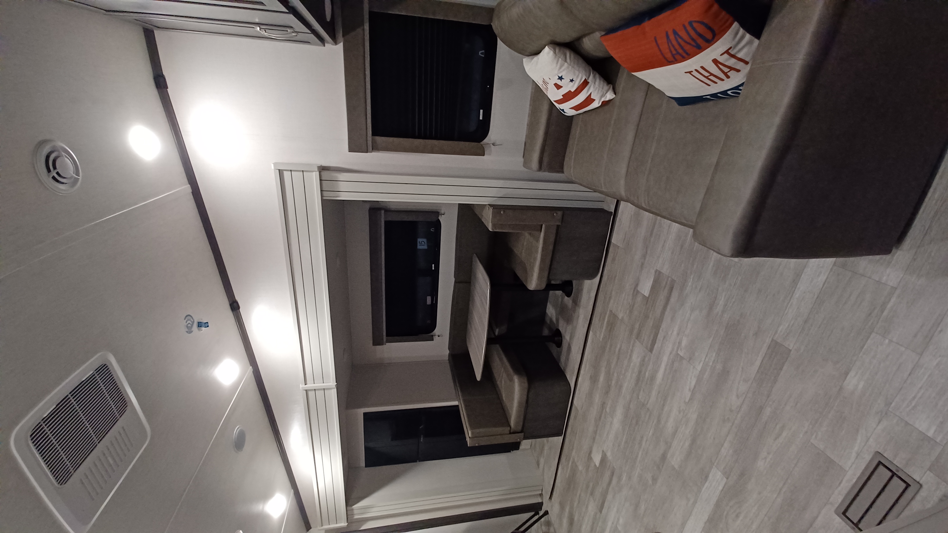 Fifth-wheel RV Rental 