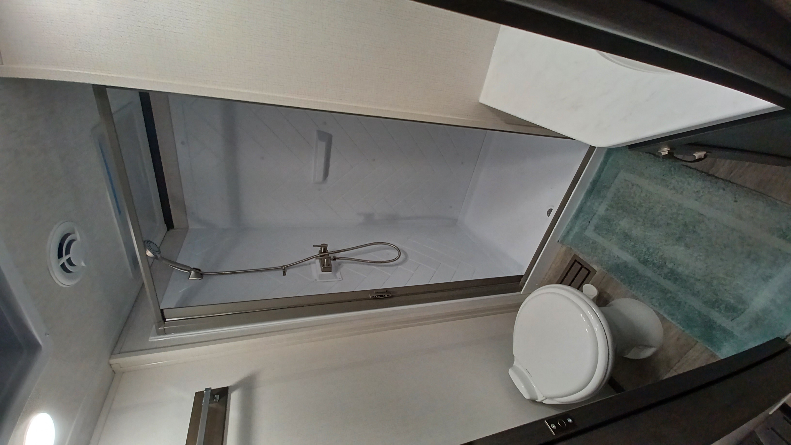 Fifth-wheel RV Rental 
