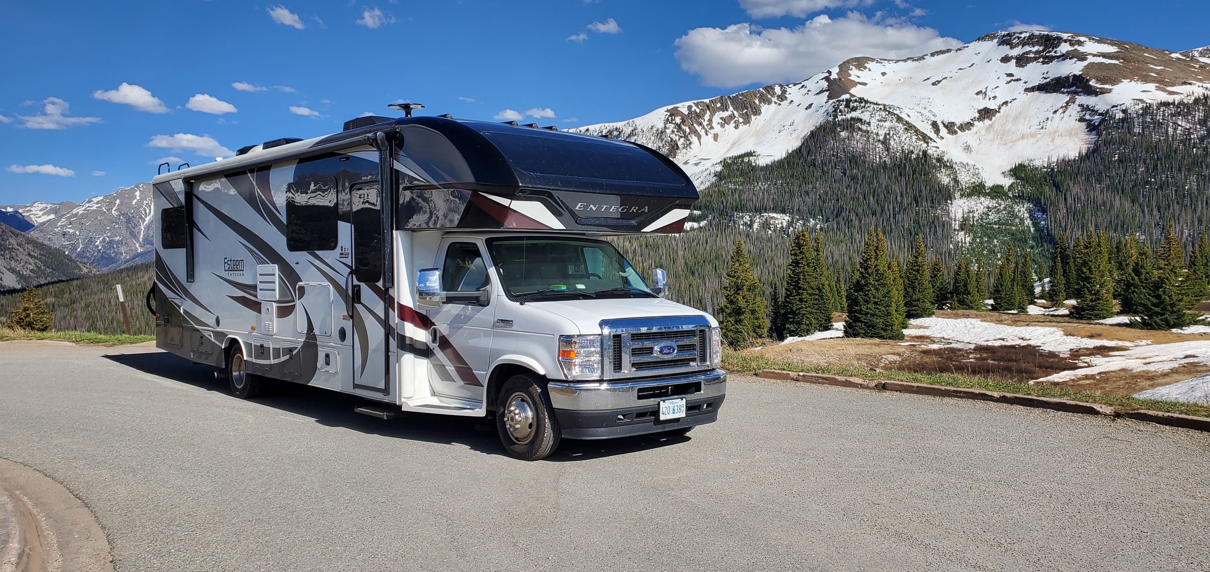 Entegra Luxury Coach Esteem 31F, WiFi available