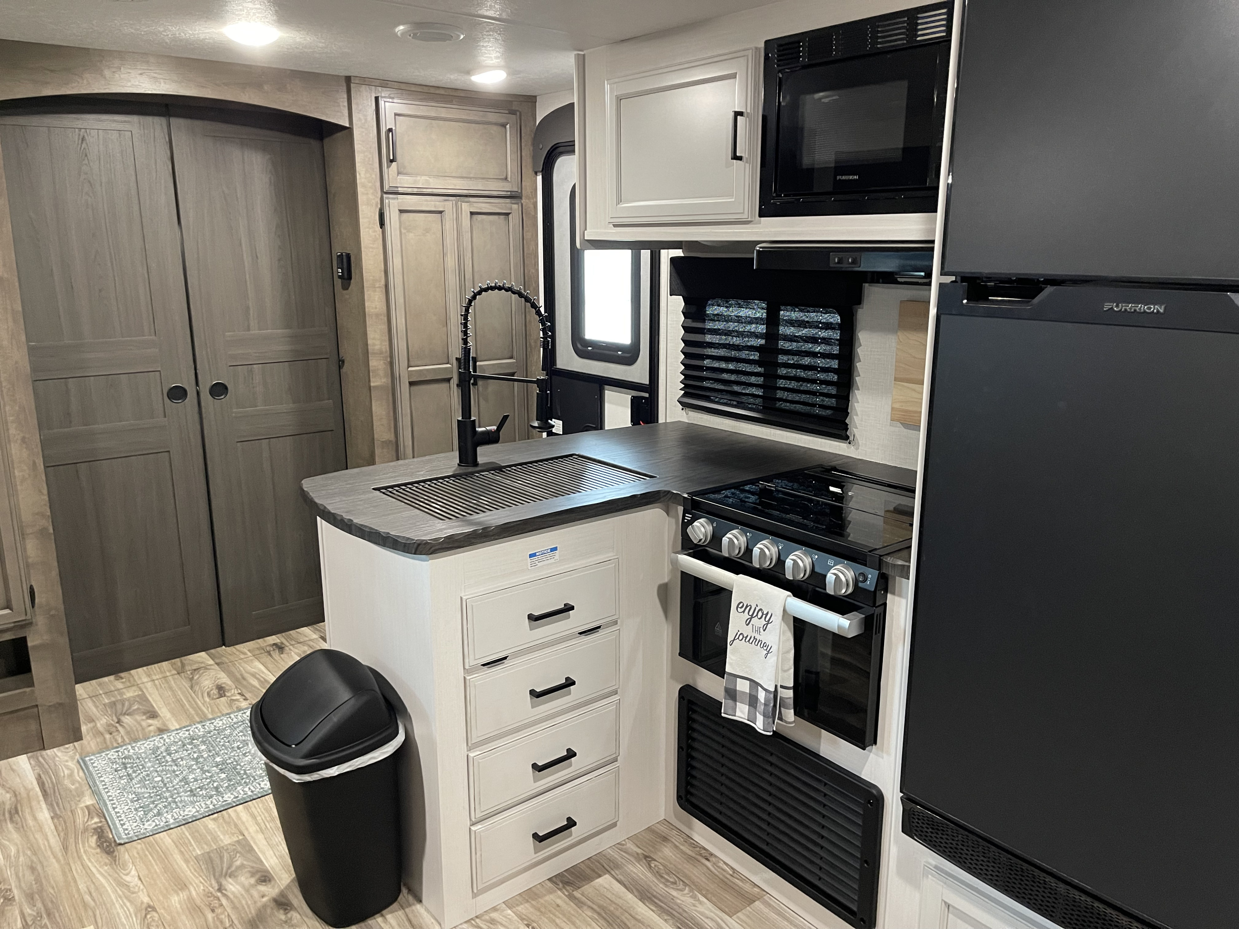Travel trailer RV Rental 