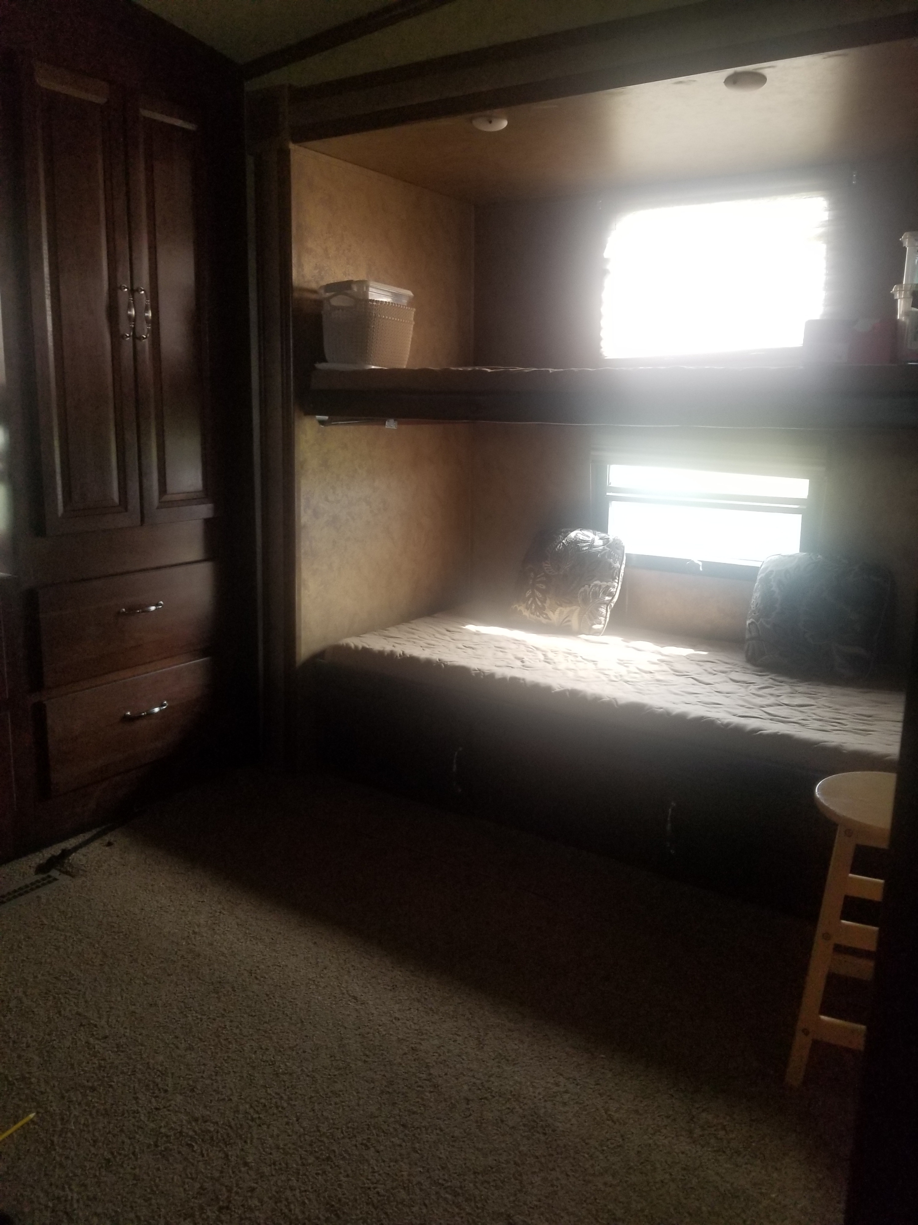 Cedar Creek Cedar Creek Fifth Wheel 2014