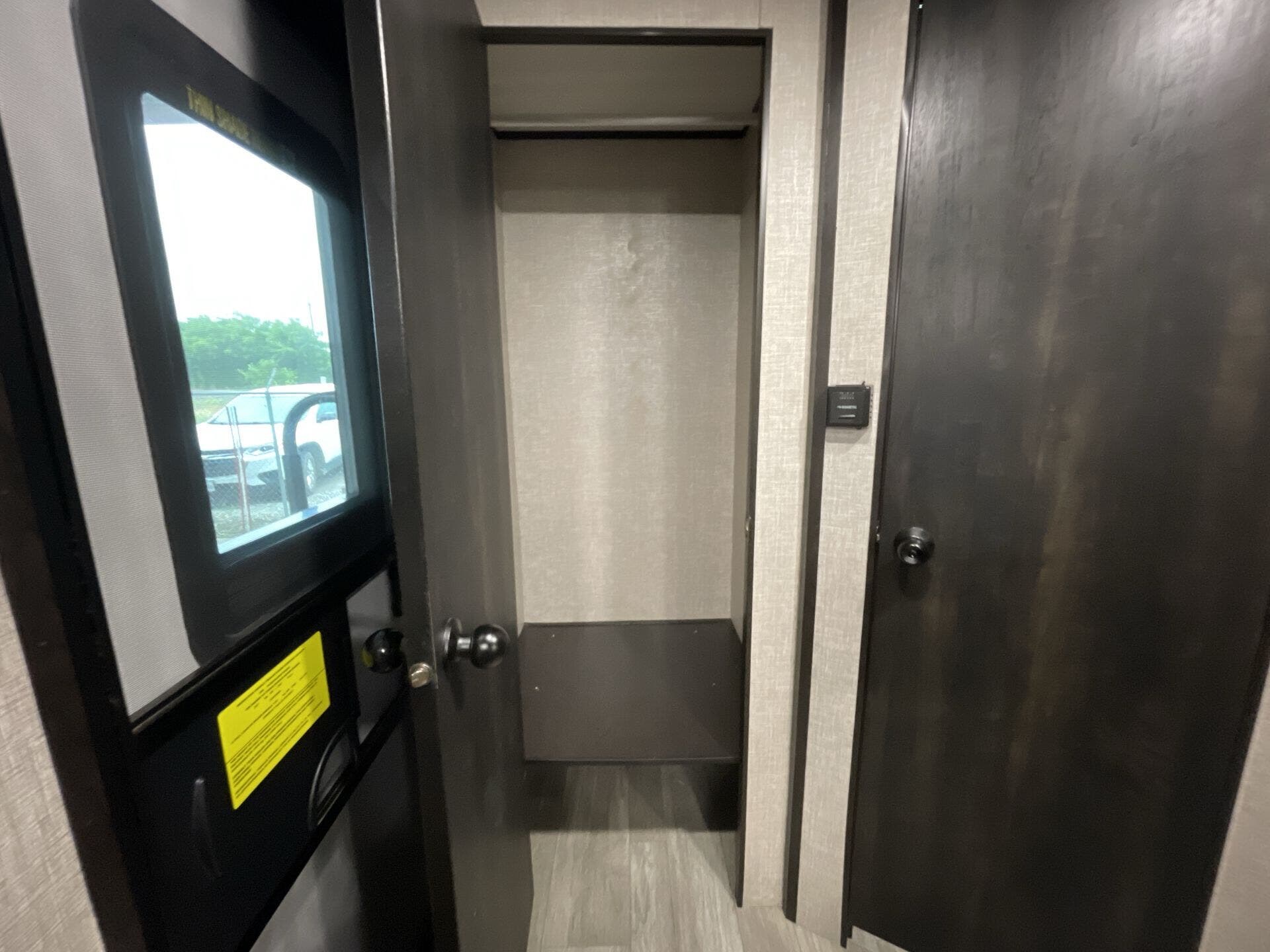 Travel trailer RV Rental 